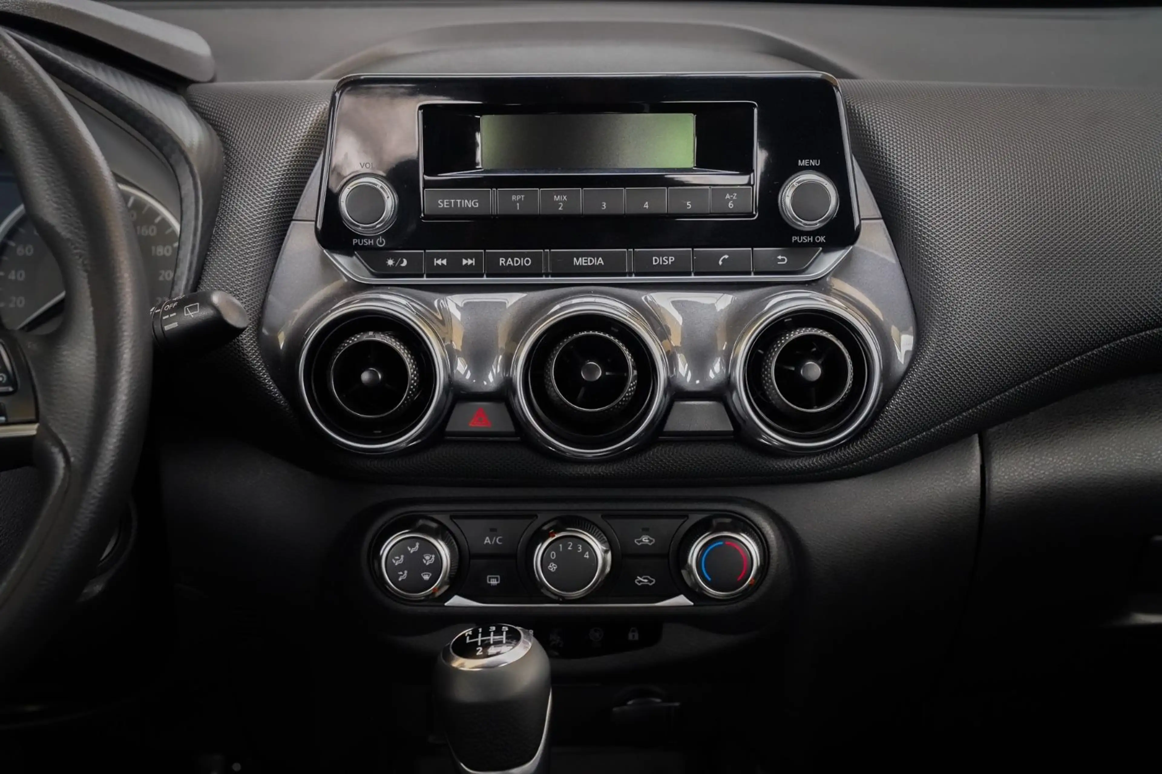 Nissan Juke Visia *Temp./Klima./PDC* — photo 14