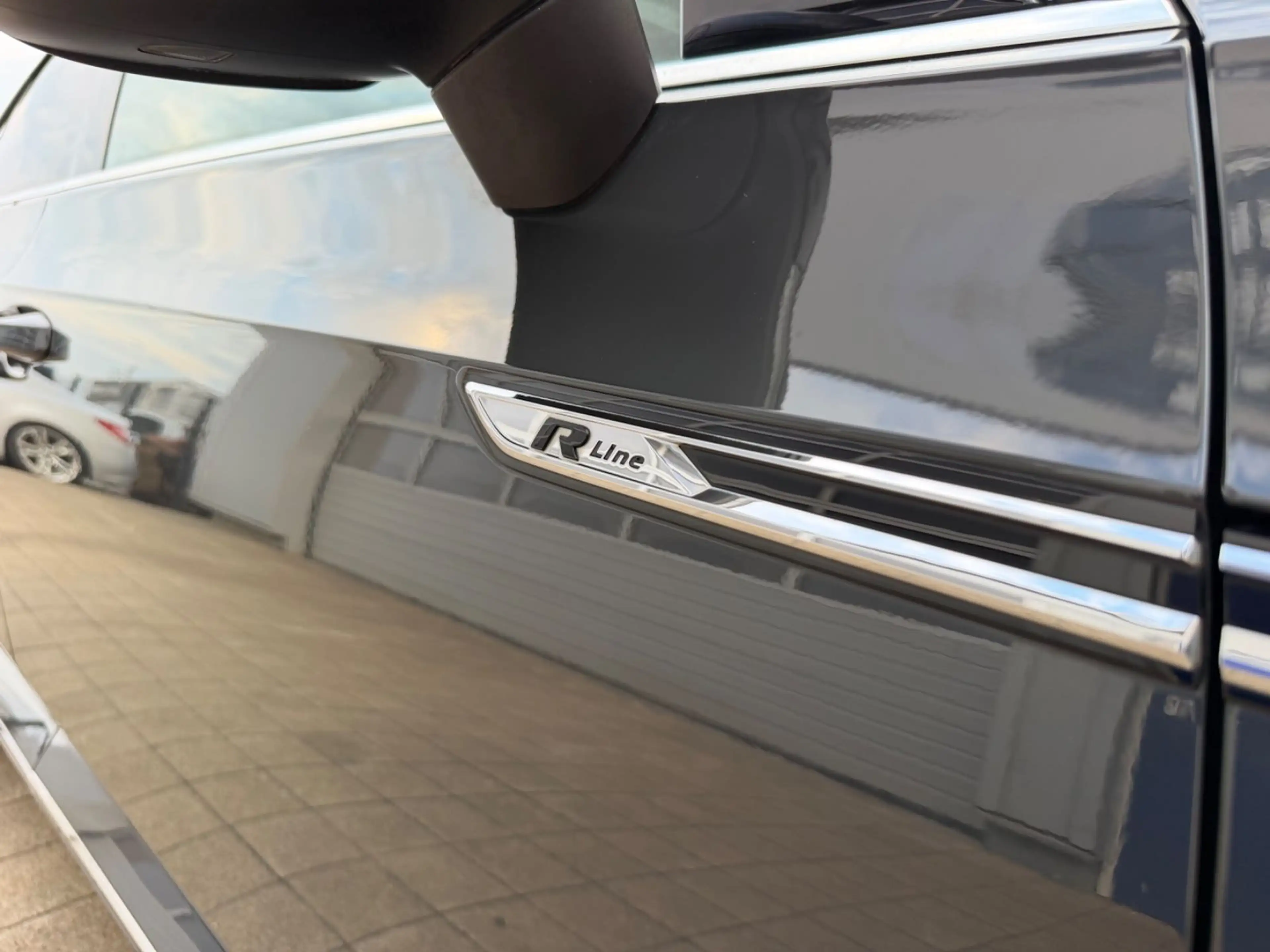 Volkswagen Arteon R-Line 2.0TSI Virtual Pano ACC Kamera Ahk — photo 9