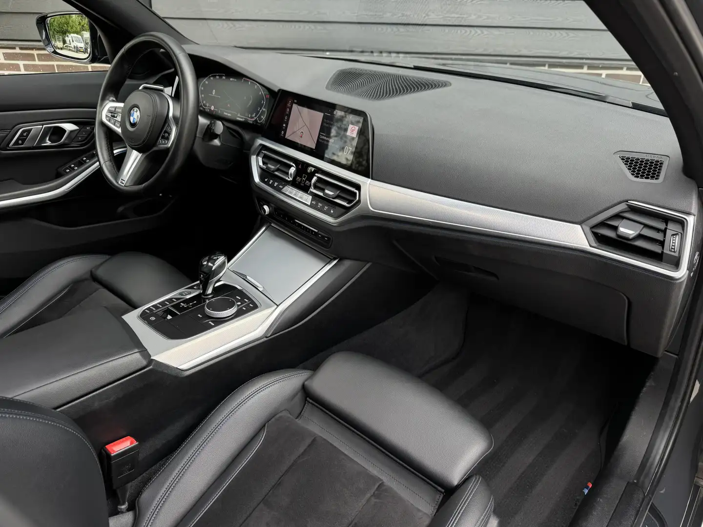 BMW 330 3-serie Touring 330e M Sport 292 pk Laser, Panoram Grijs - 2