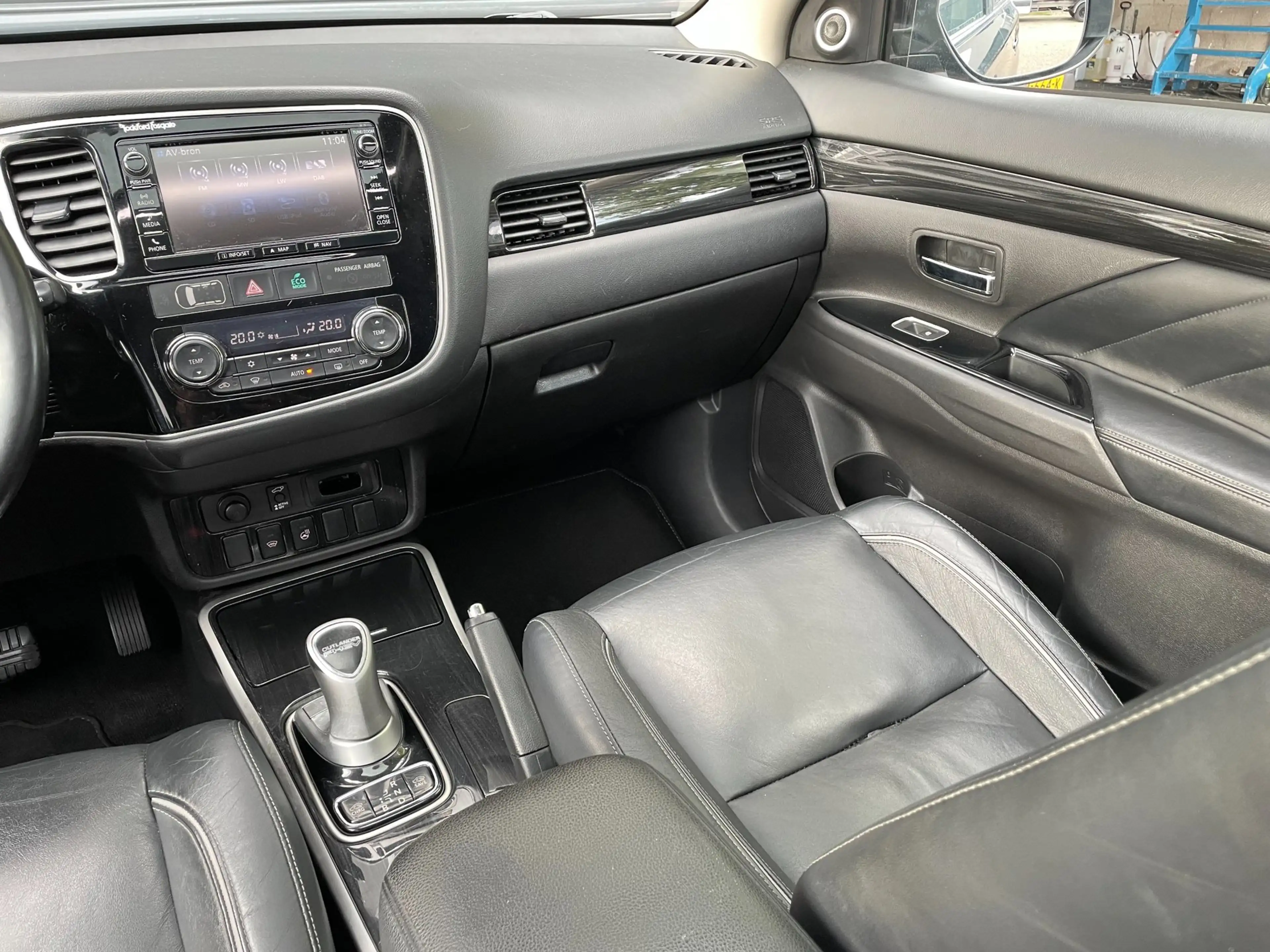 Mitsubishi Outlander 2.0 PHEV Instyle+ Schuifdak | Trekhaak | Camera | — photo 14