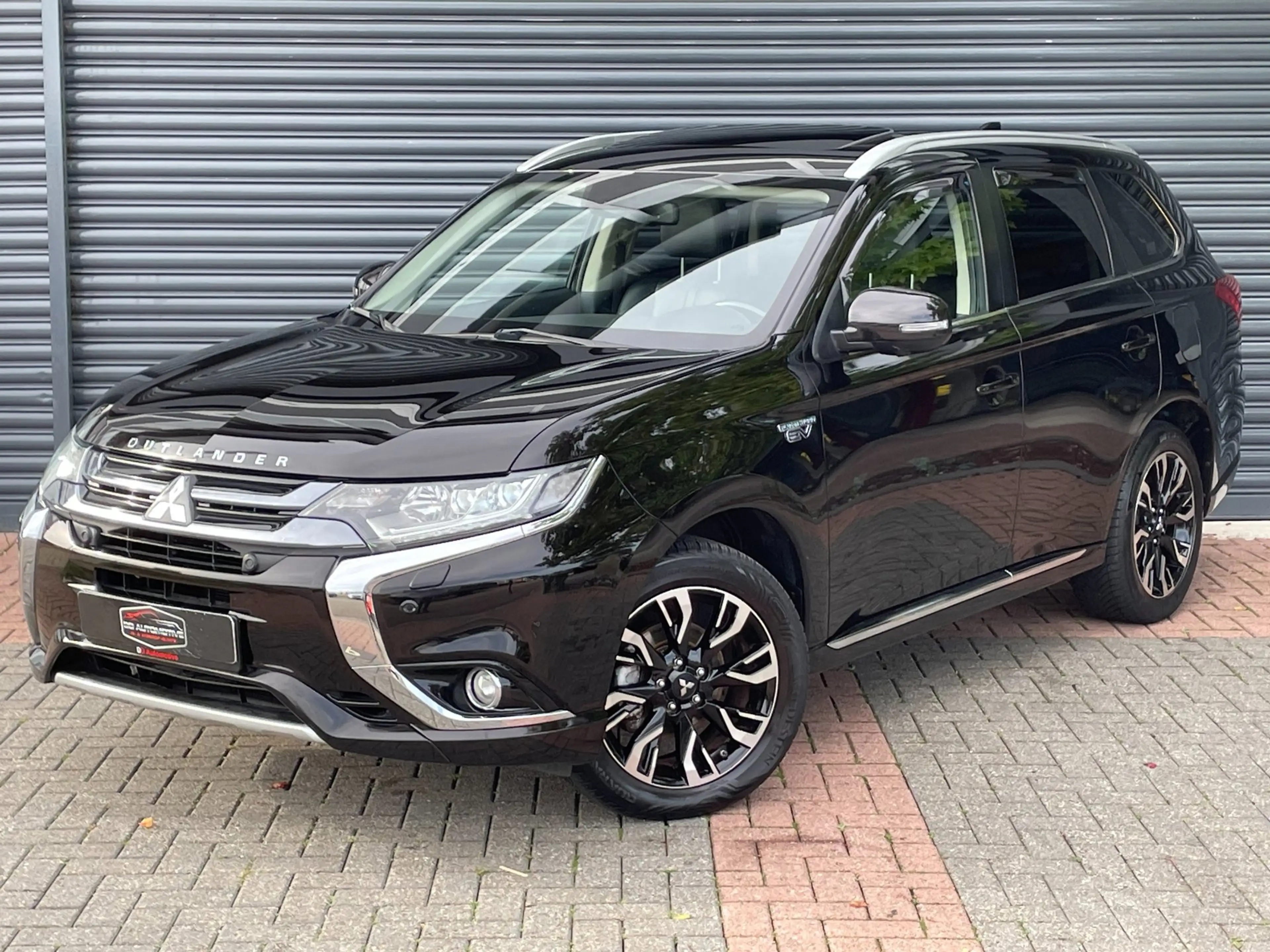Mitsubishi Outlander 2.0 PHEV Instyle+ Schuifdak | Trekhaak | Camera | — photo 2