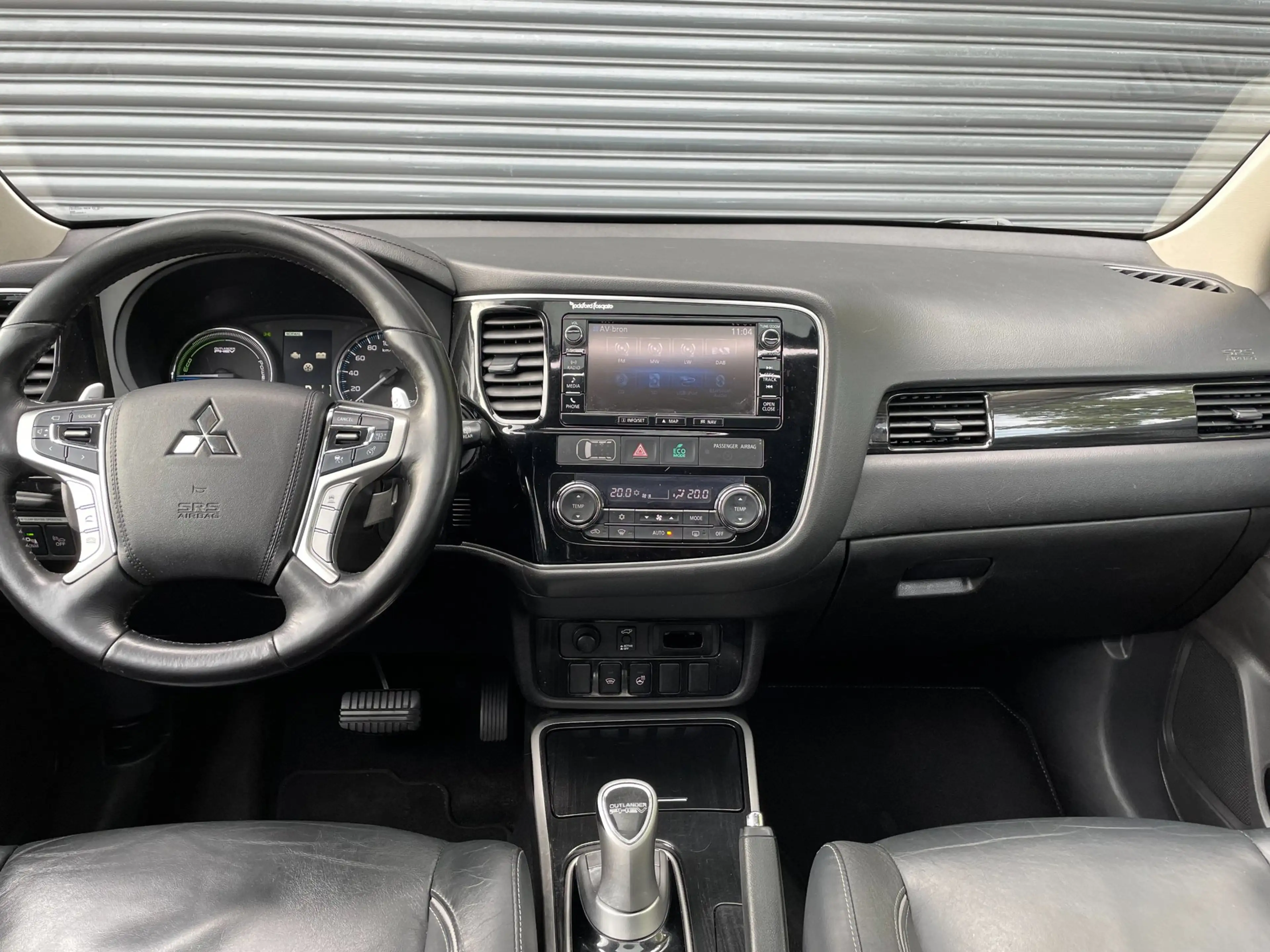 Mitsubishi Outlander 2.0 PHEV Instyle+ Schuifdak | Trekhaak | Camera | — photo 13