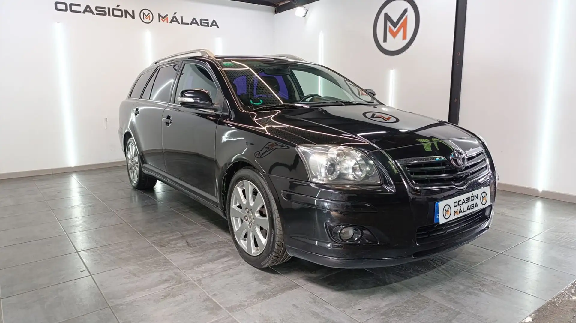 Toyota Avensis Wagon 2.2D-4D Sol Negro - 1