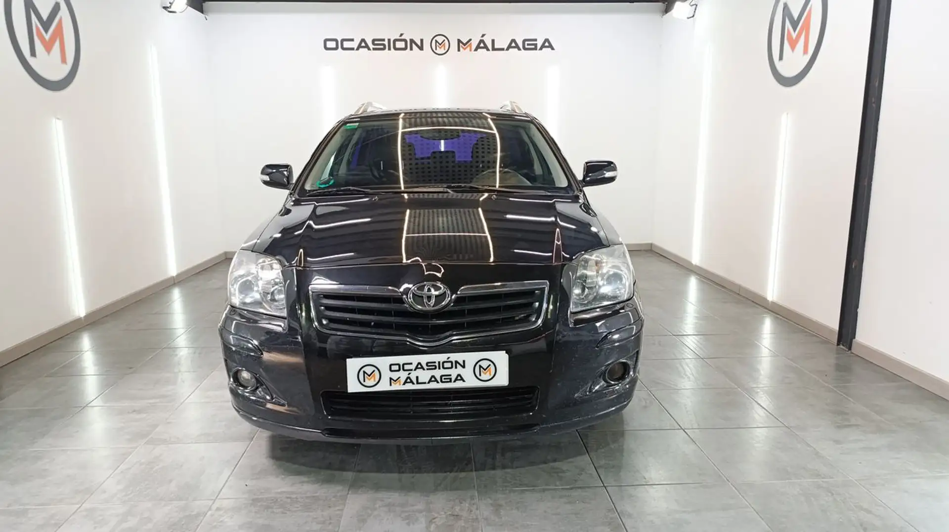 Toyota Avensis Wagon 2.2D-4D Sol Negro - 2