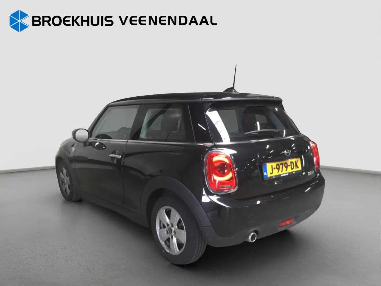 MINI Cooper Mini 1.5 | Lage KM Stand! | Airco | Cruise Control Zwart - 2