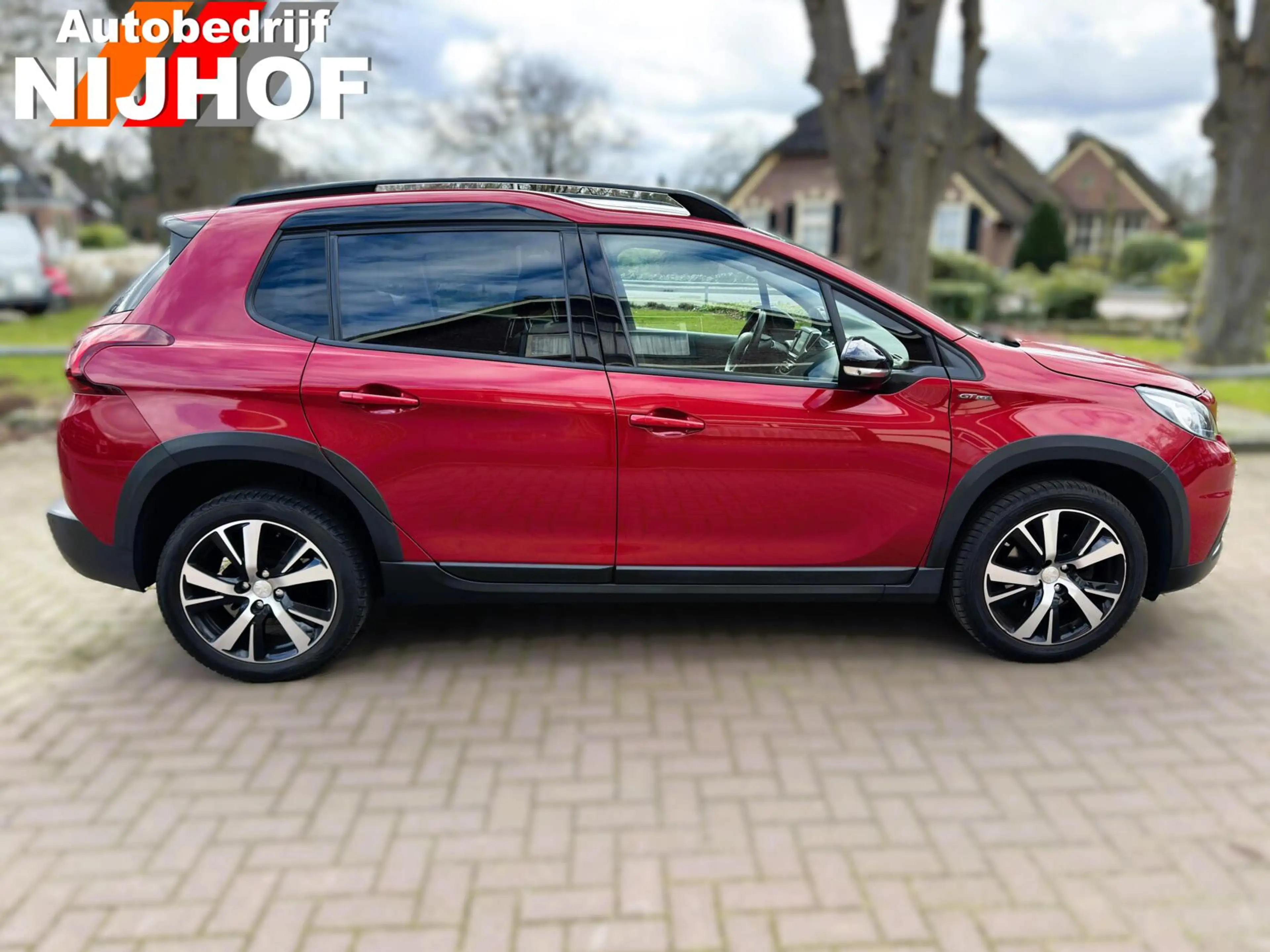 Peugeot 2008 1.2 PureTech GT-line — photo 7