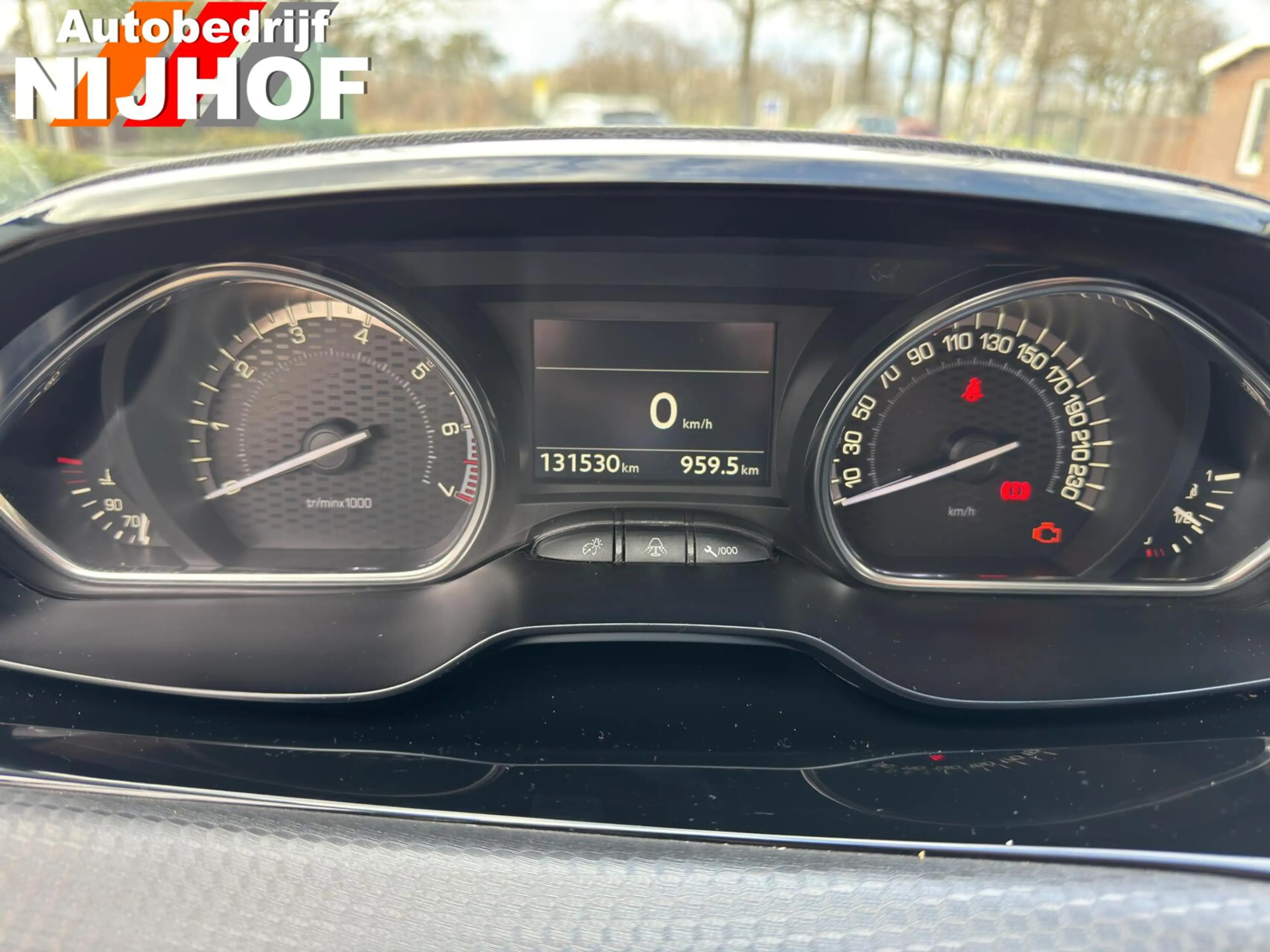 Peugeot 2008 1.2 PureTech GT-line — photo 10