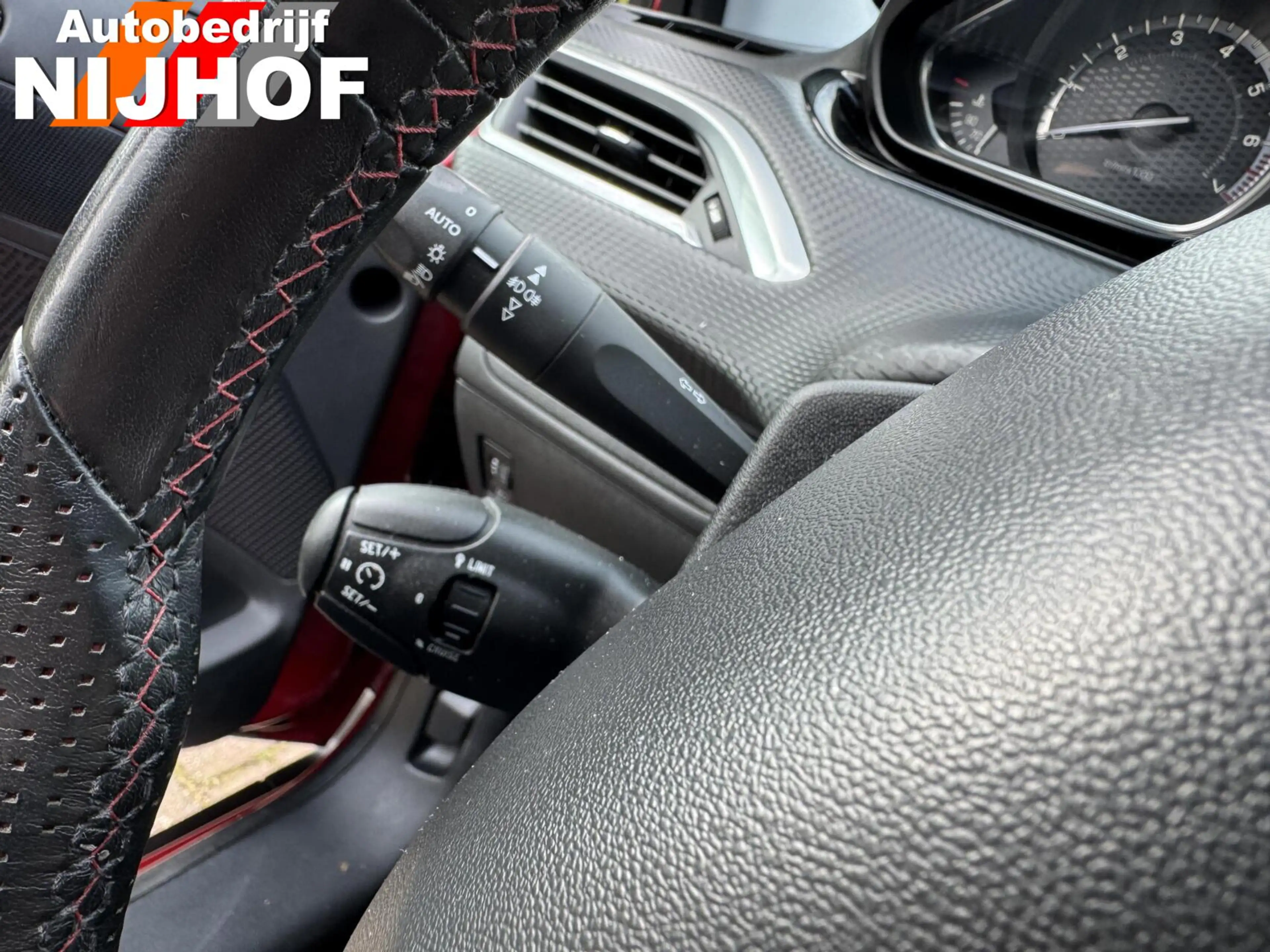 Peugeot 2008 1.2 PureTech GT-line — photo 15