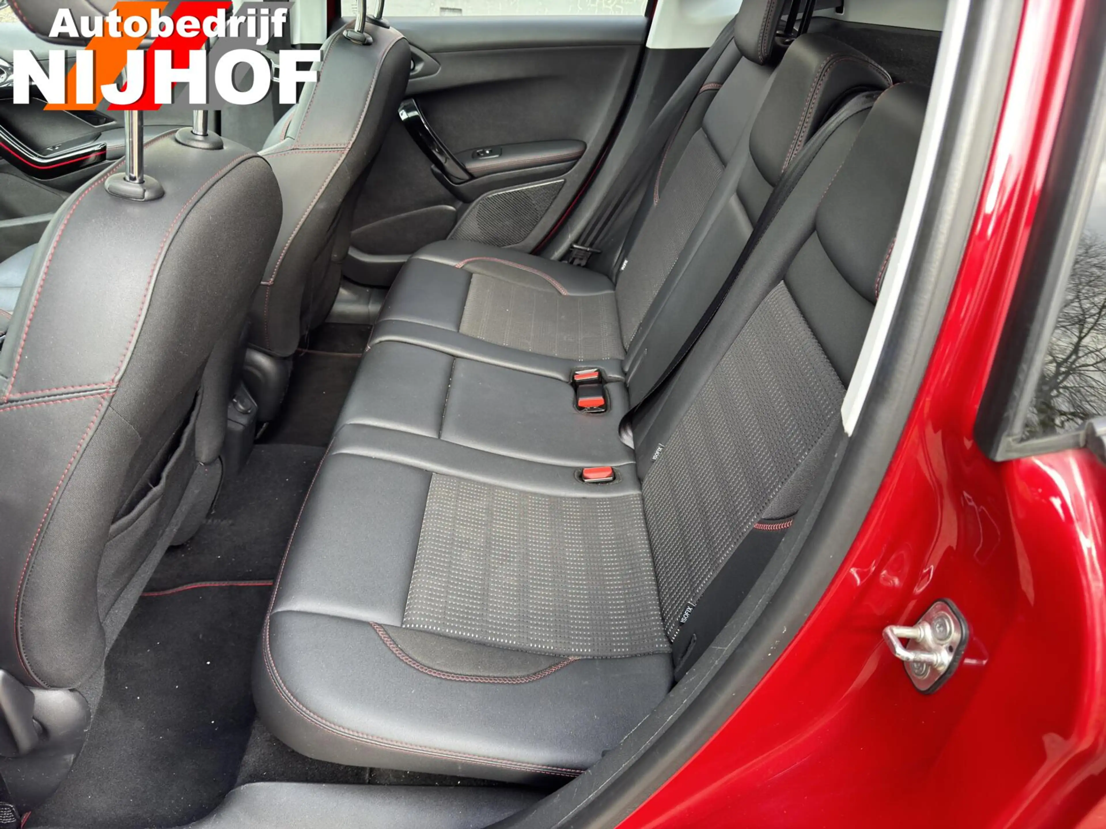 Peugeot 2008 1.2 PureTech GT-line — photo 22