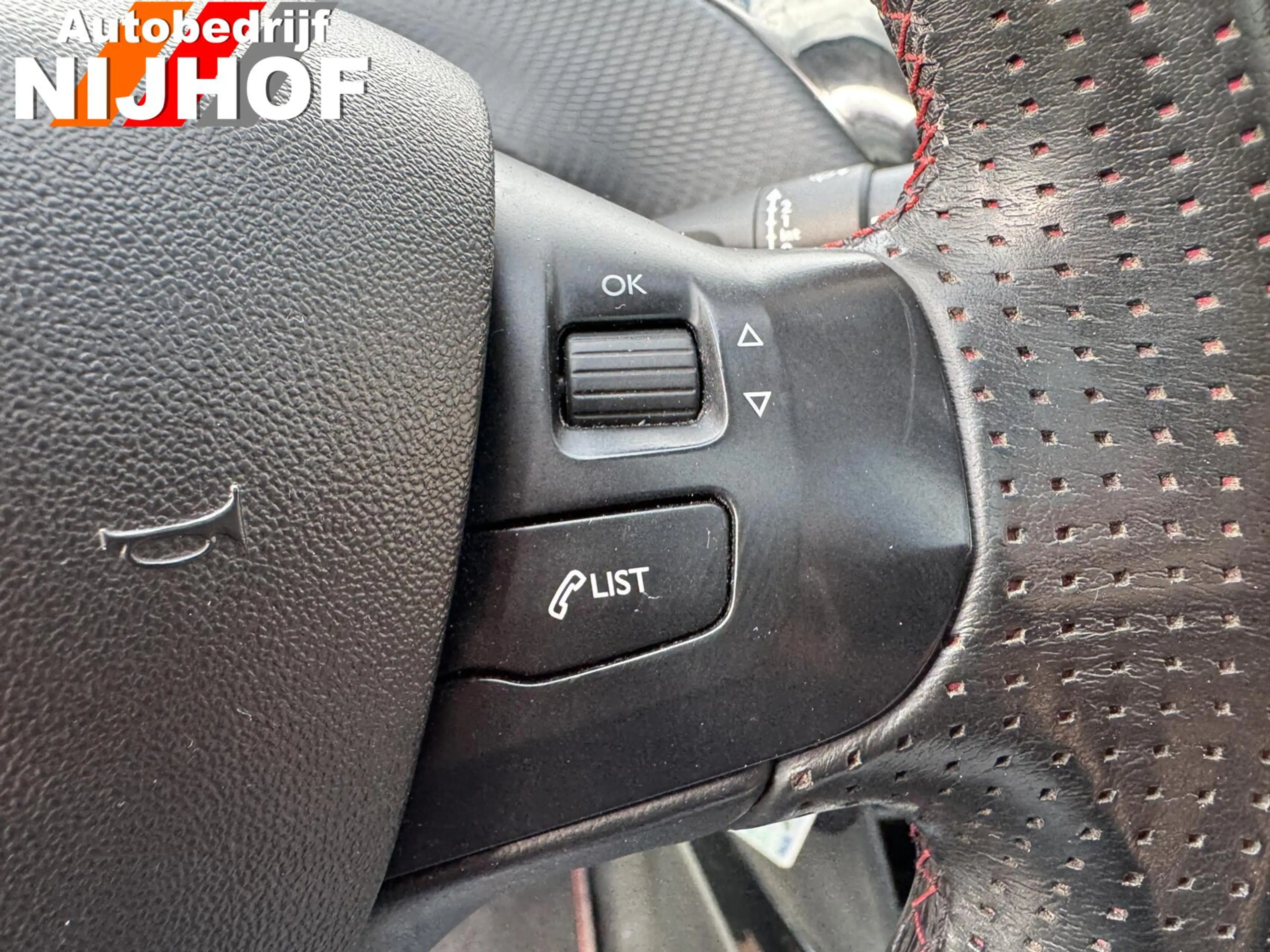 Peugeot 2008 1.2 PureTech GT-line — photo 18