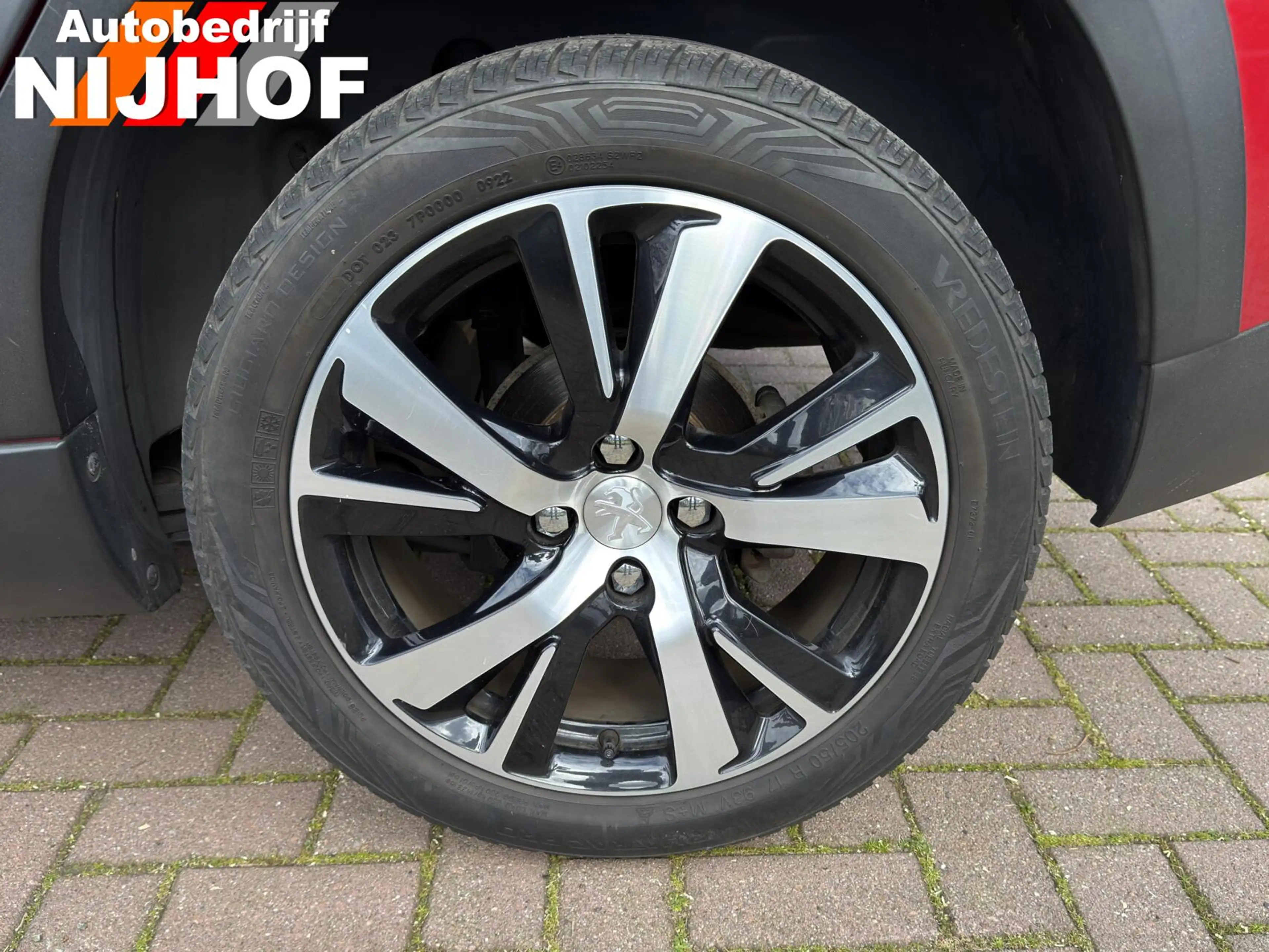 Peugeot 2008 1.2 PureTech GT-line — photo 26