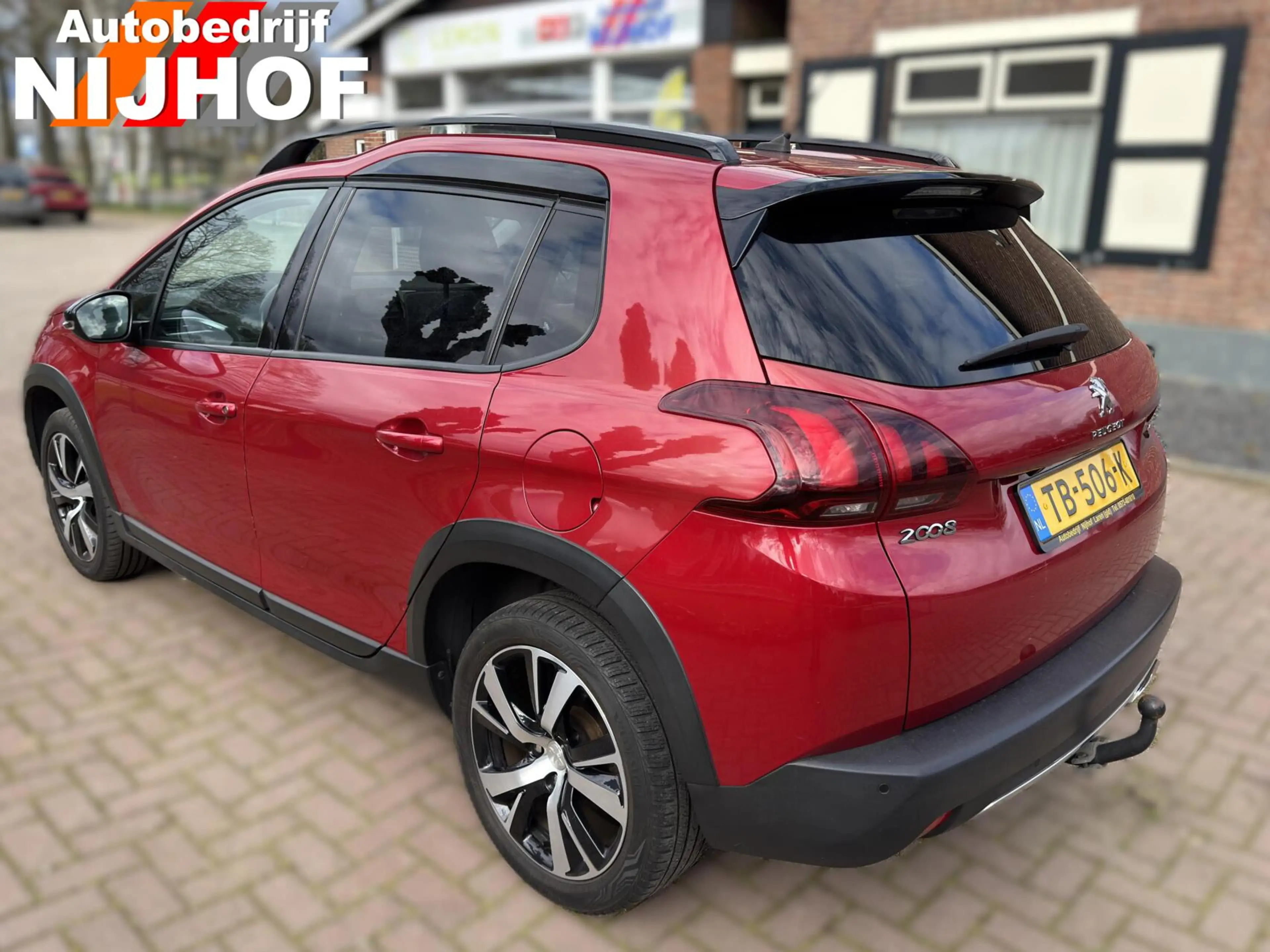 Peugeot 2008 1.2 PureTech GT-line — photo 4