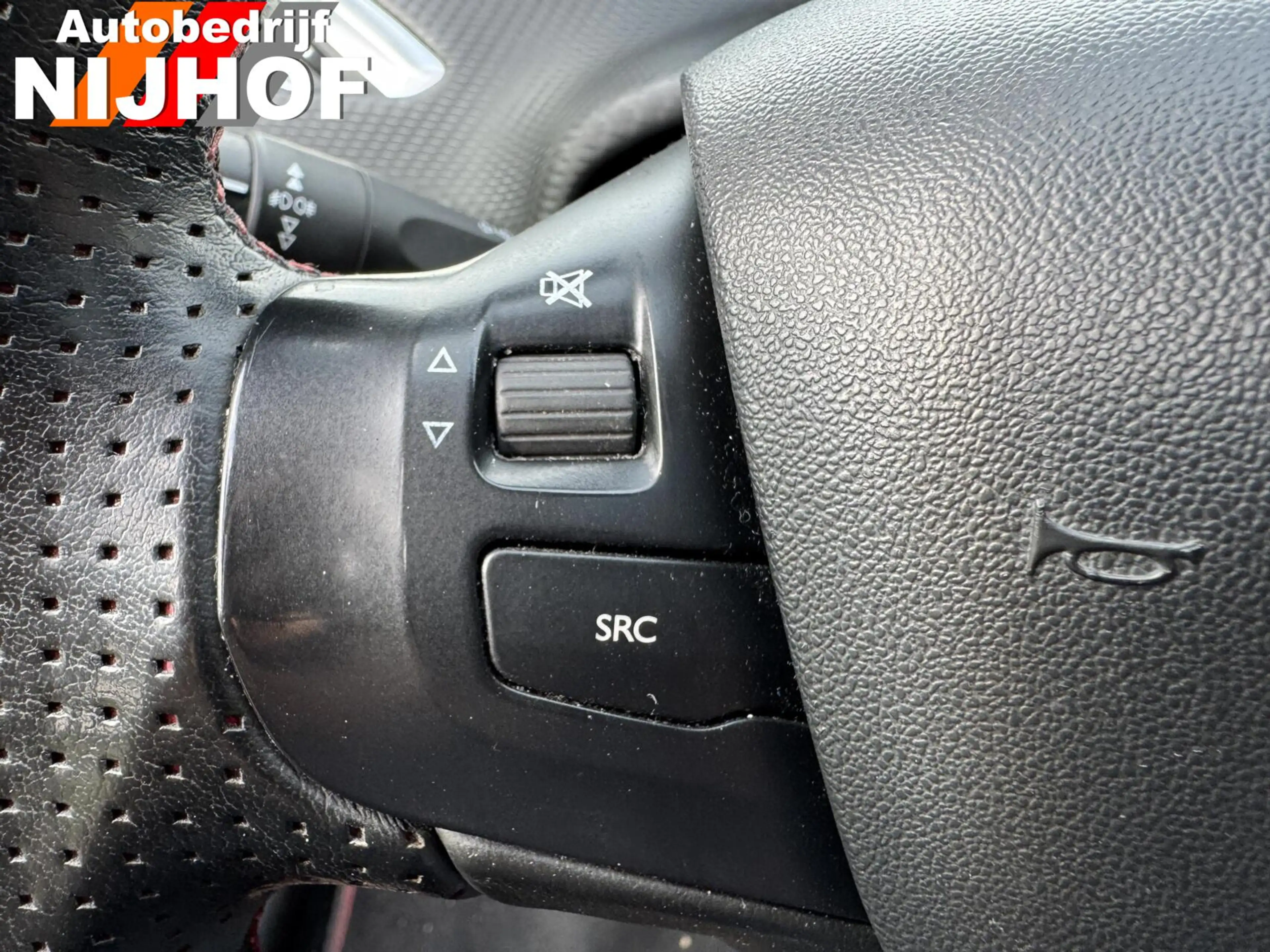Peugeot 2008 1.2 PureTech GT-line — photo 17