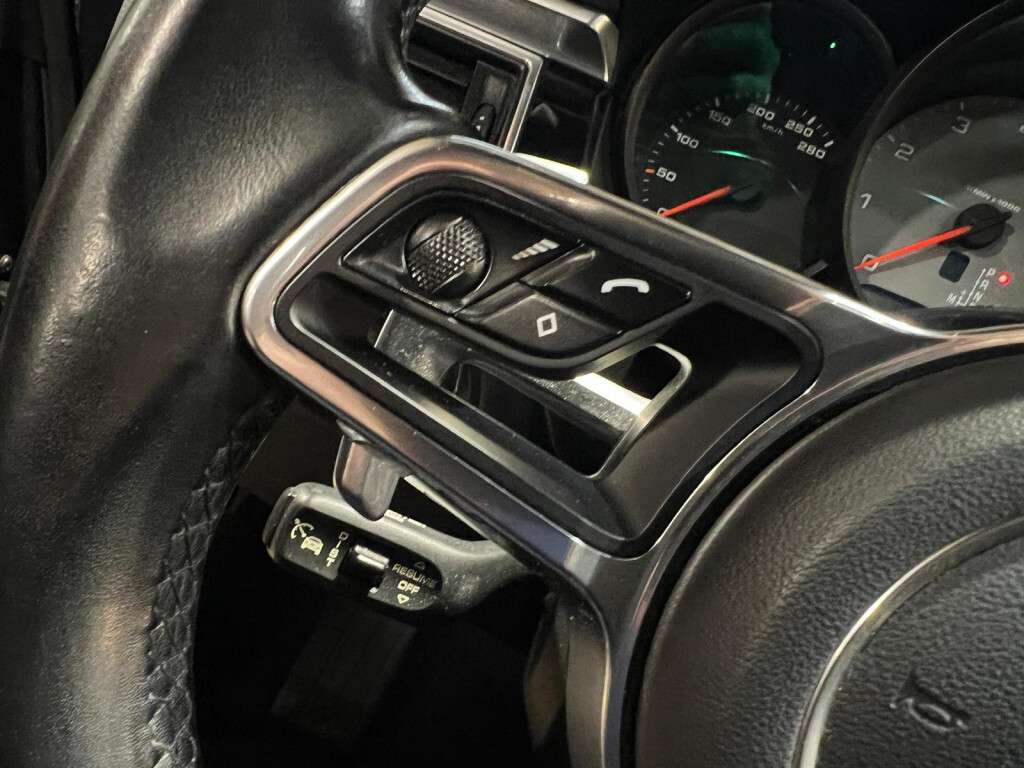 2018 Porsche Macan S Adaptive Cruise Navigation Bose Memory Panoromic thumb 22