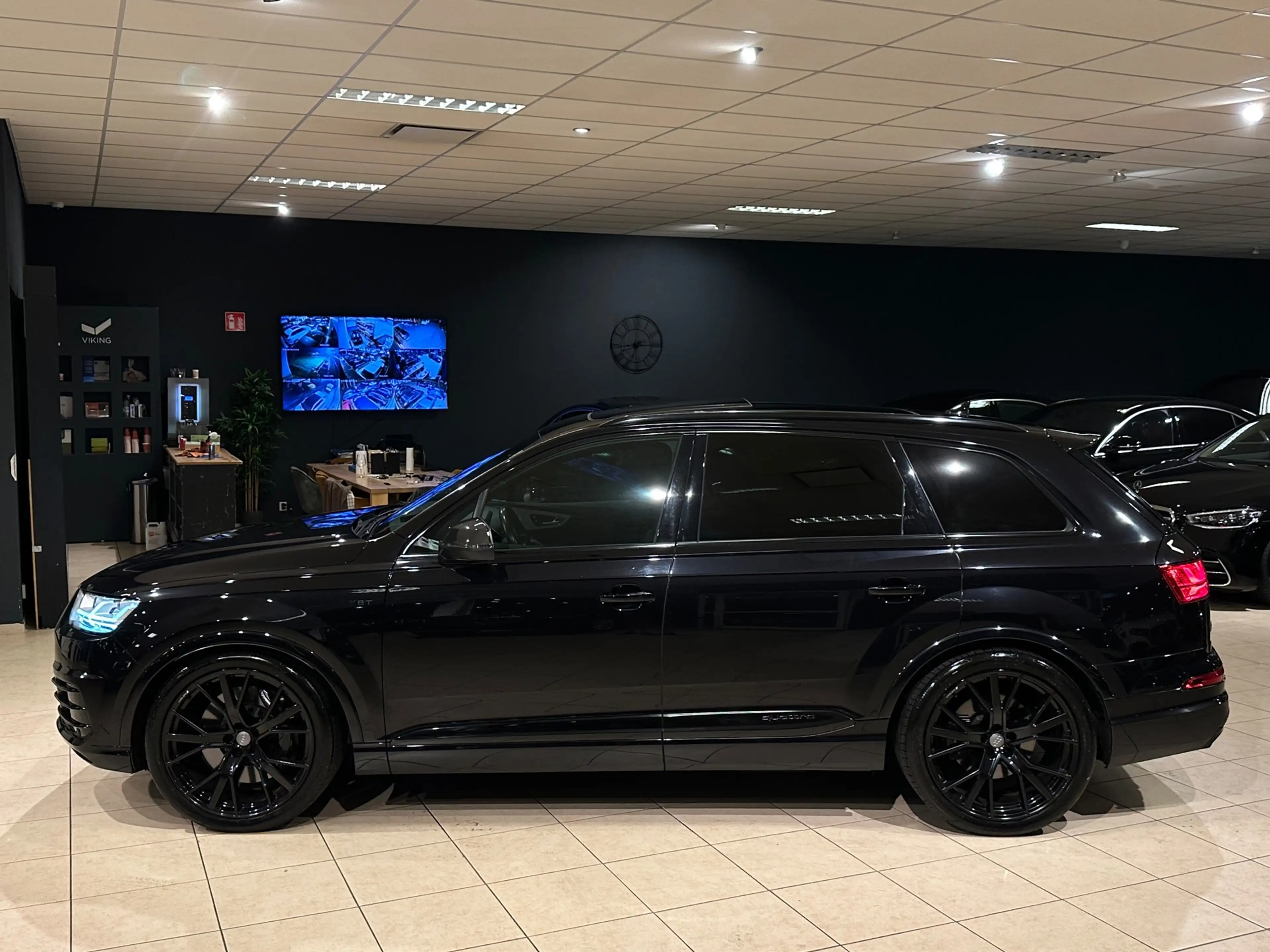 Audi SQ7 4.0 TDI Quattro Pro Line + Panorama/HUD/Black Edit — photo 15