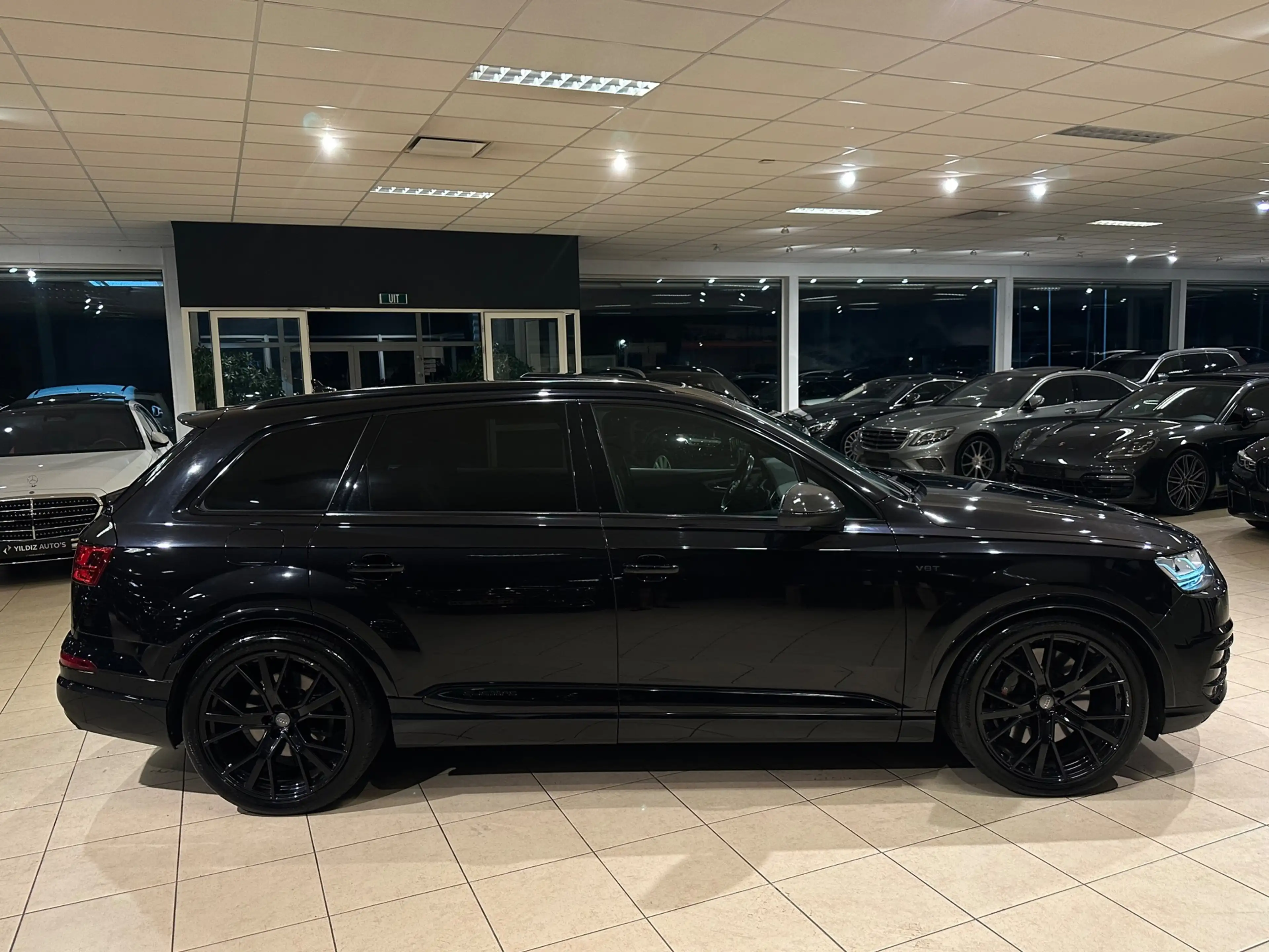 Audi SQ7 4.0 TDI Quattro Pro Line + Panorama/HUD/Black Edit — photo 9
