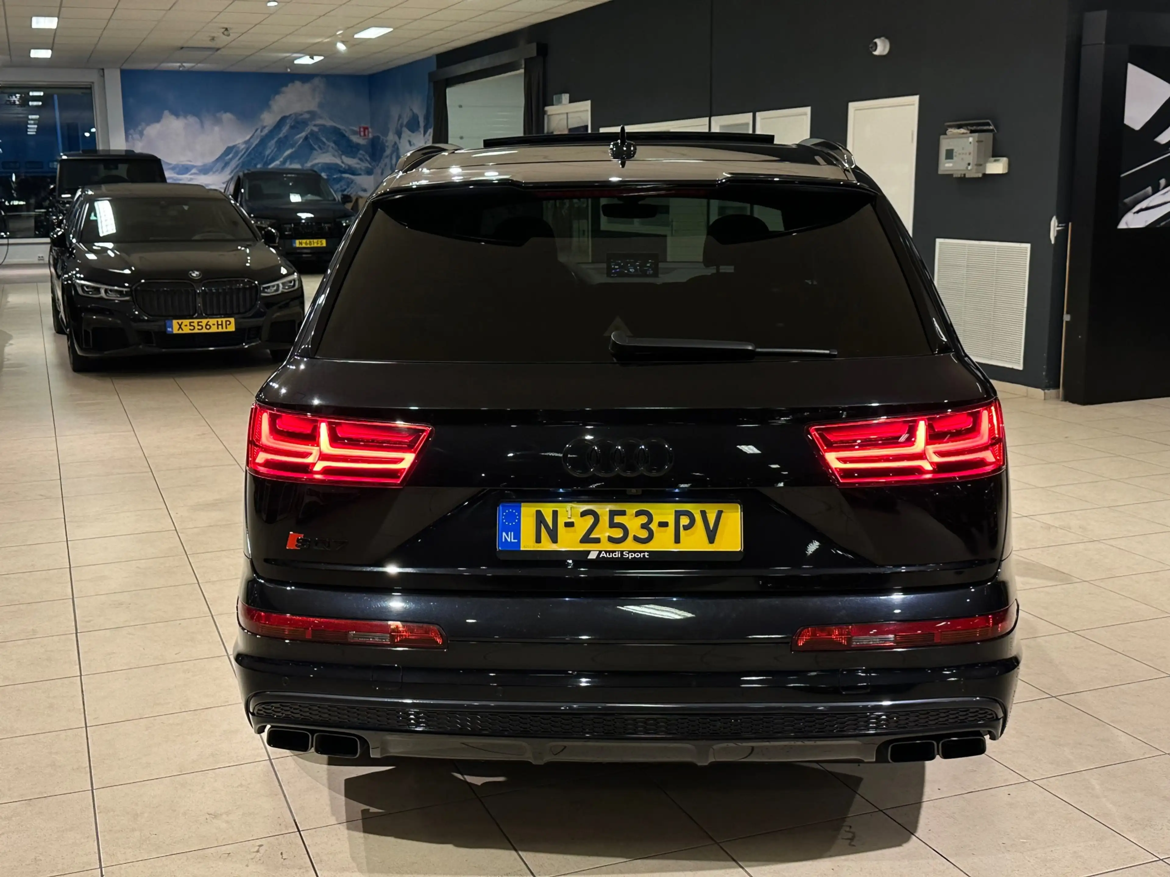 Audi SQ7 4.0 TDI Quattro Pro Line + Panorama/HUD/Black Edit — photo 11