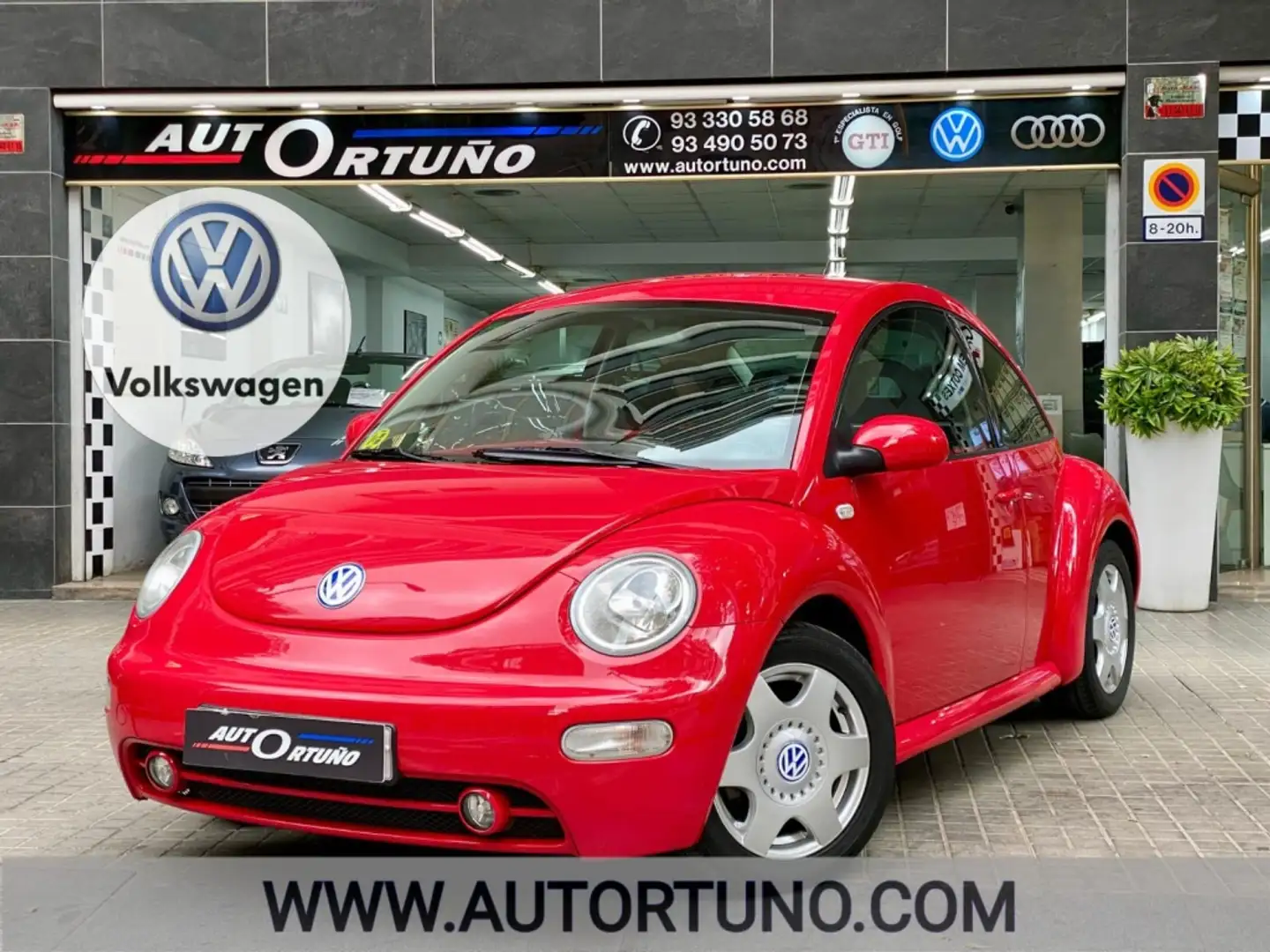 Volkswagen Beetle 1.6 Aut. Red - 1