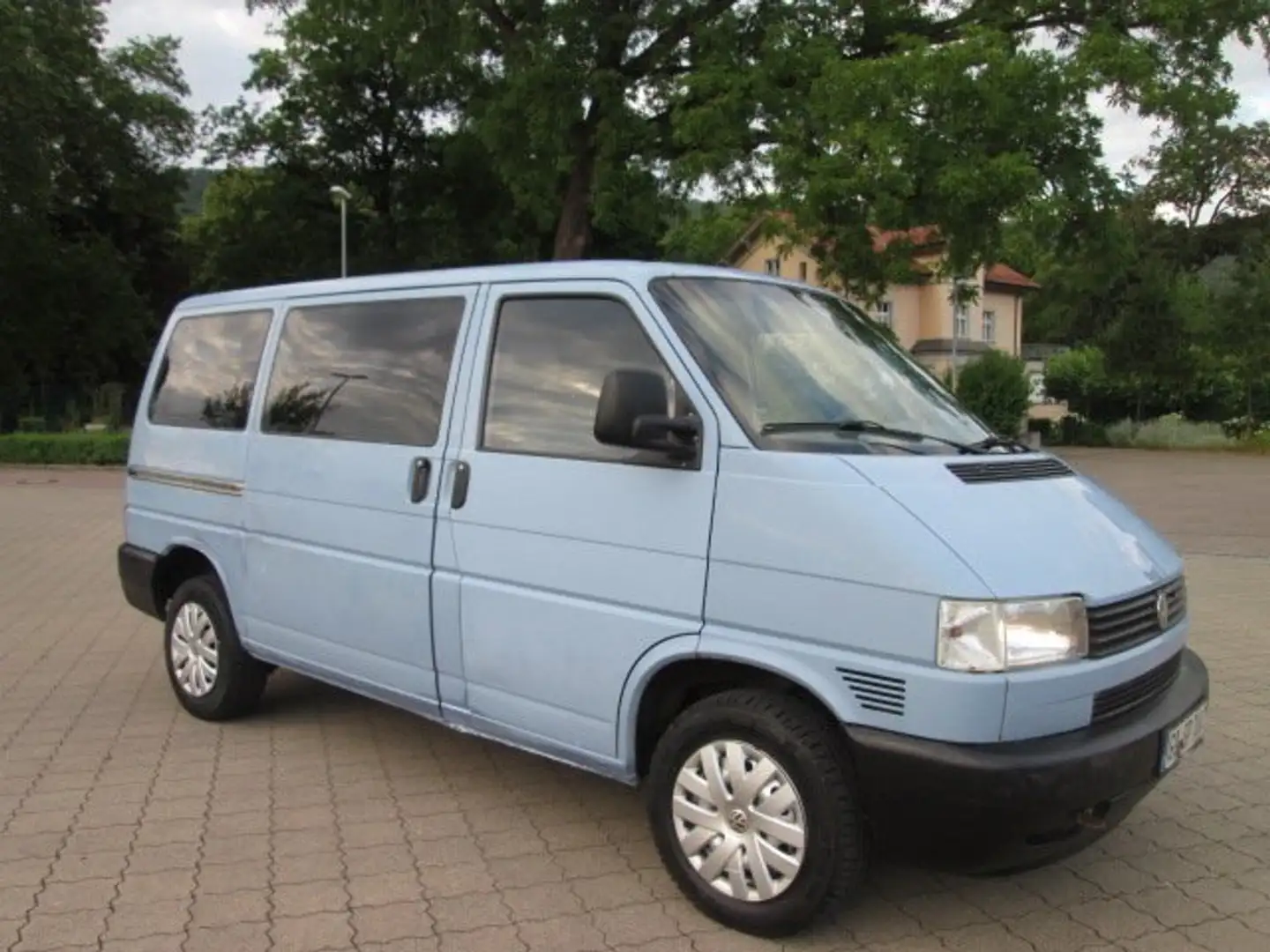 Volkswagen T4 Transporter TDI+2.HAND+FÄHRT GUT+AHK Синій - 1