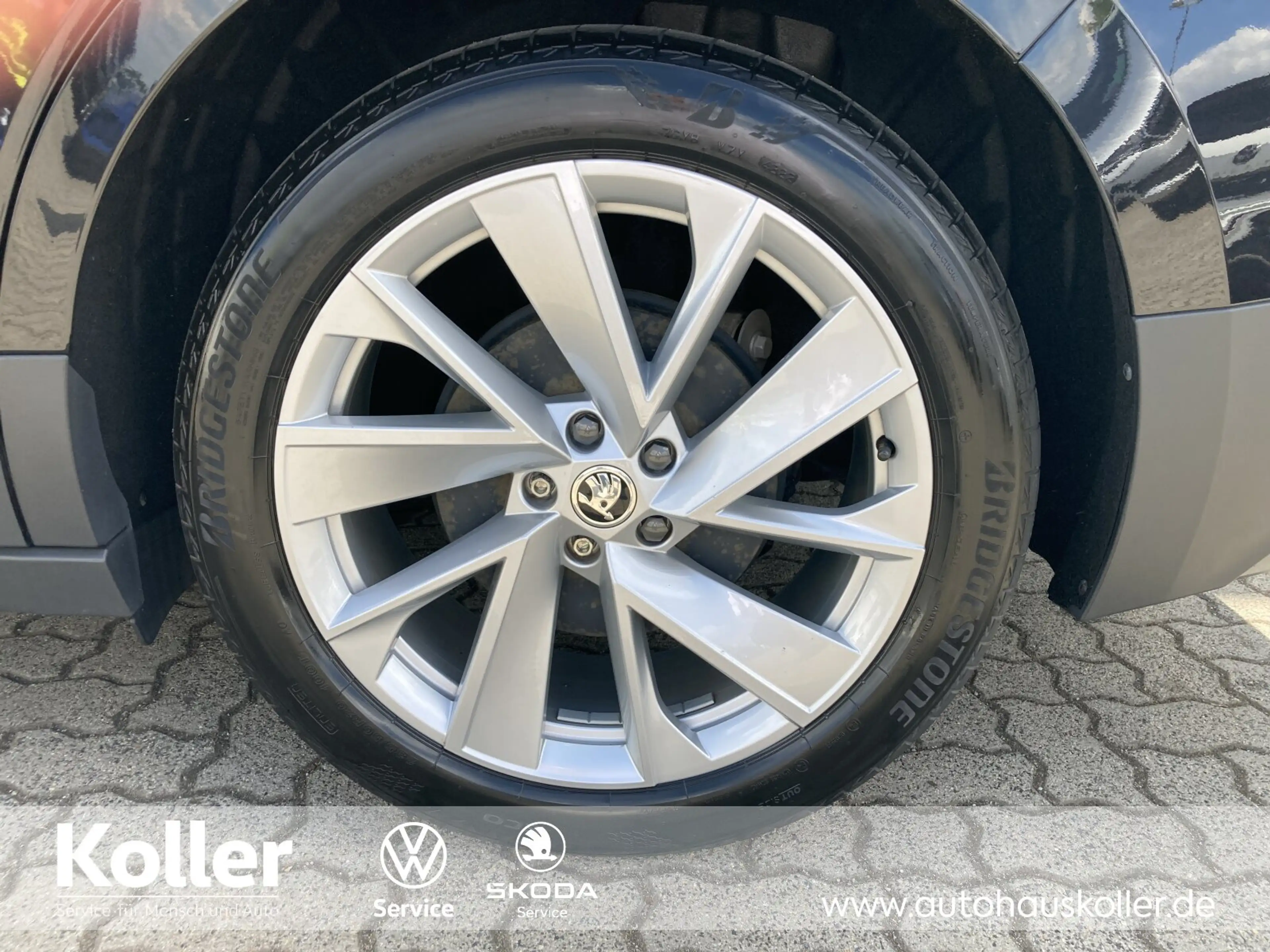 Skoda Enyaq Enyaq iV 60 Loft AHK TParken el.HK Area View ACC — photo 7