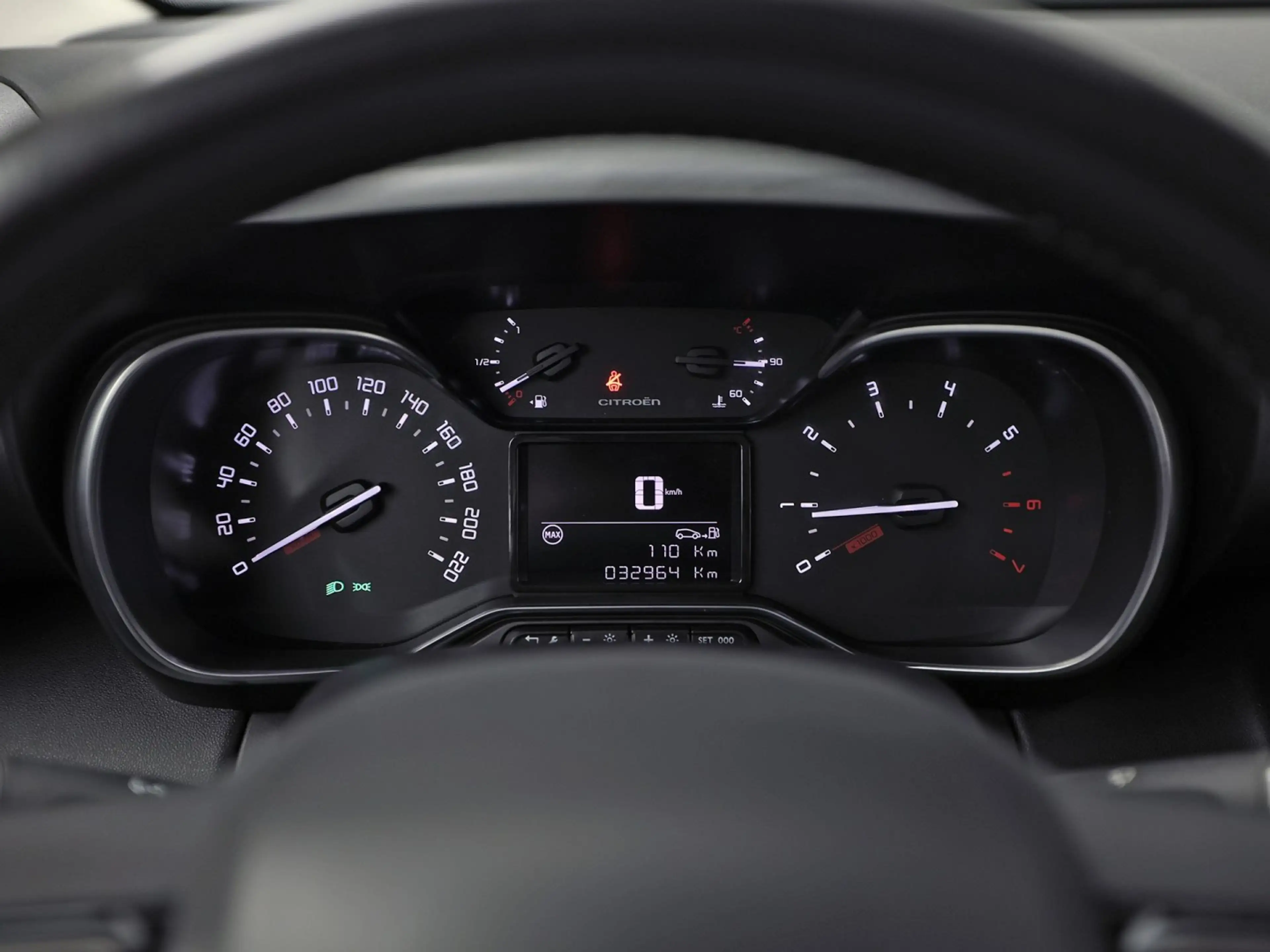 Citroen C3 Aircross 1.2 PureTech Sport (APPLE CARPLAY, GROOT NAVI, LOG — photo 20