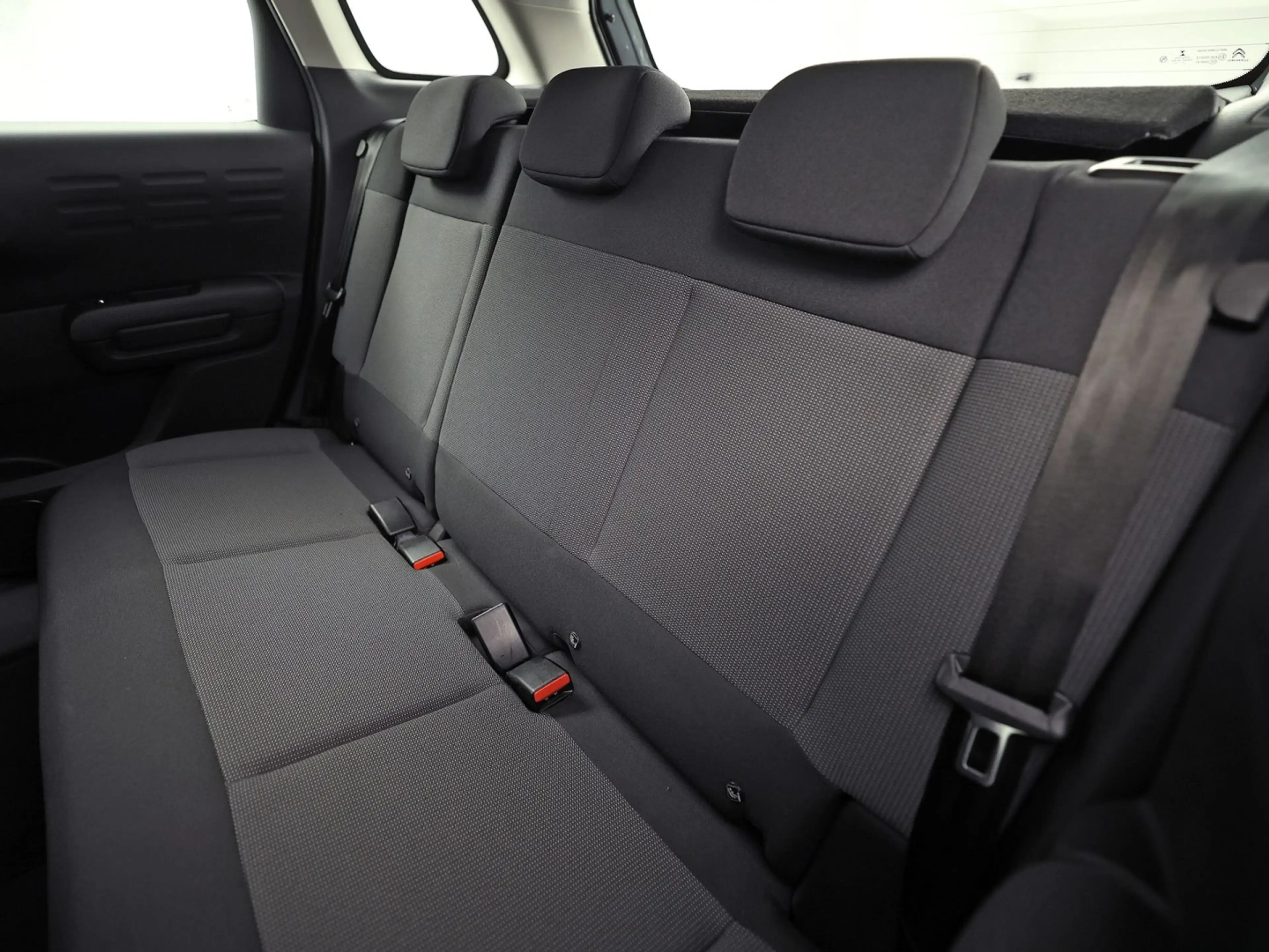 Citroen C3 Aircross 1.2 PureTech Sport (APPLE CARPLAY, GROOT NAVI, LOG — photo 14
