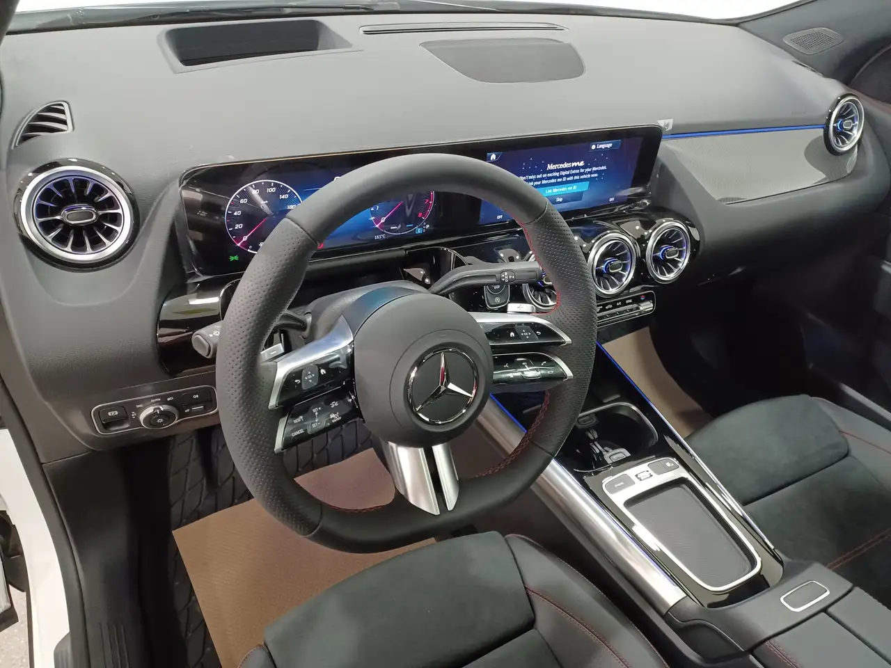 Mercedes-Benz GLA снимка Mercedes-Benz GLA