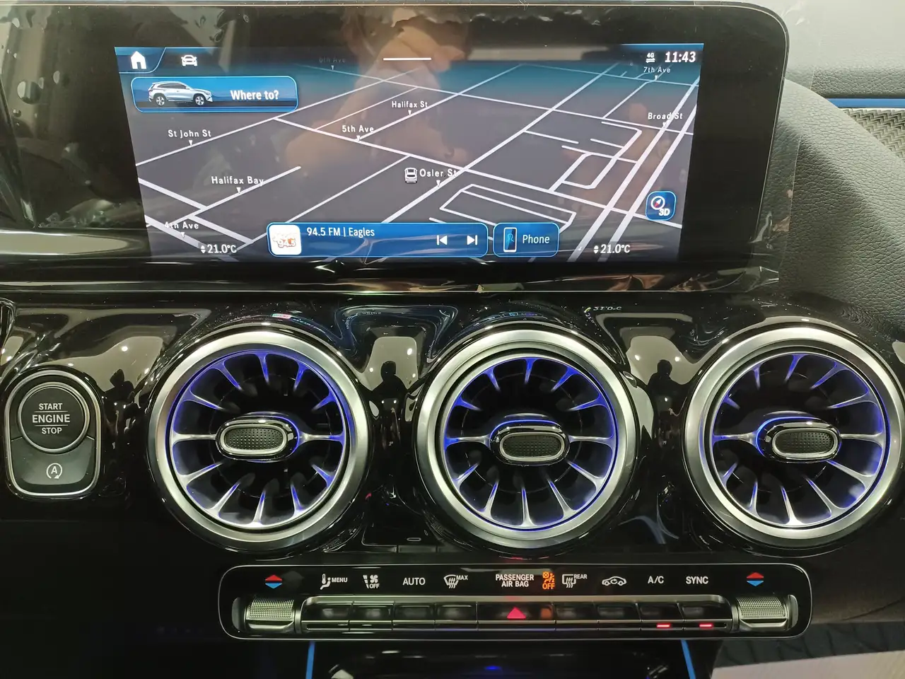 Mercedes-Benz GLA снимка Mercedes-Benz GLA