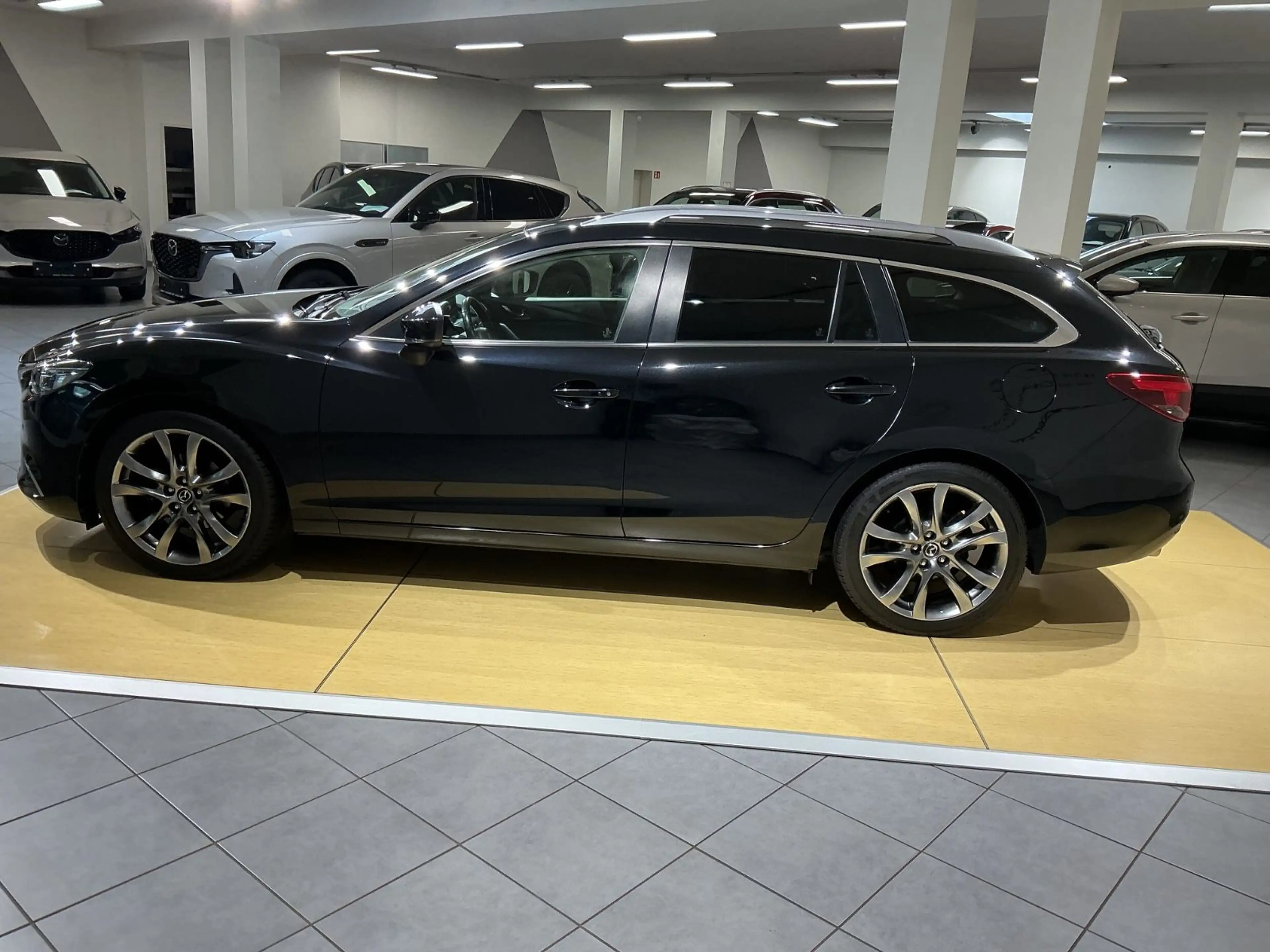 Mazda 6 Kombi KIZOKU*inklusive Winterräder* — photo 9