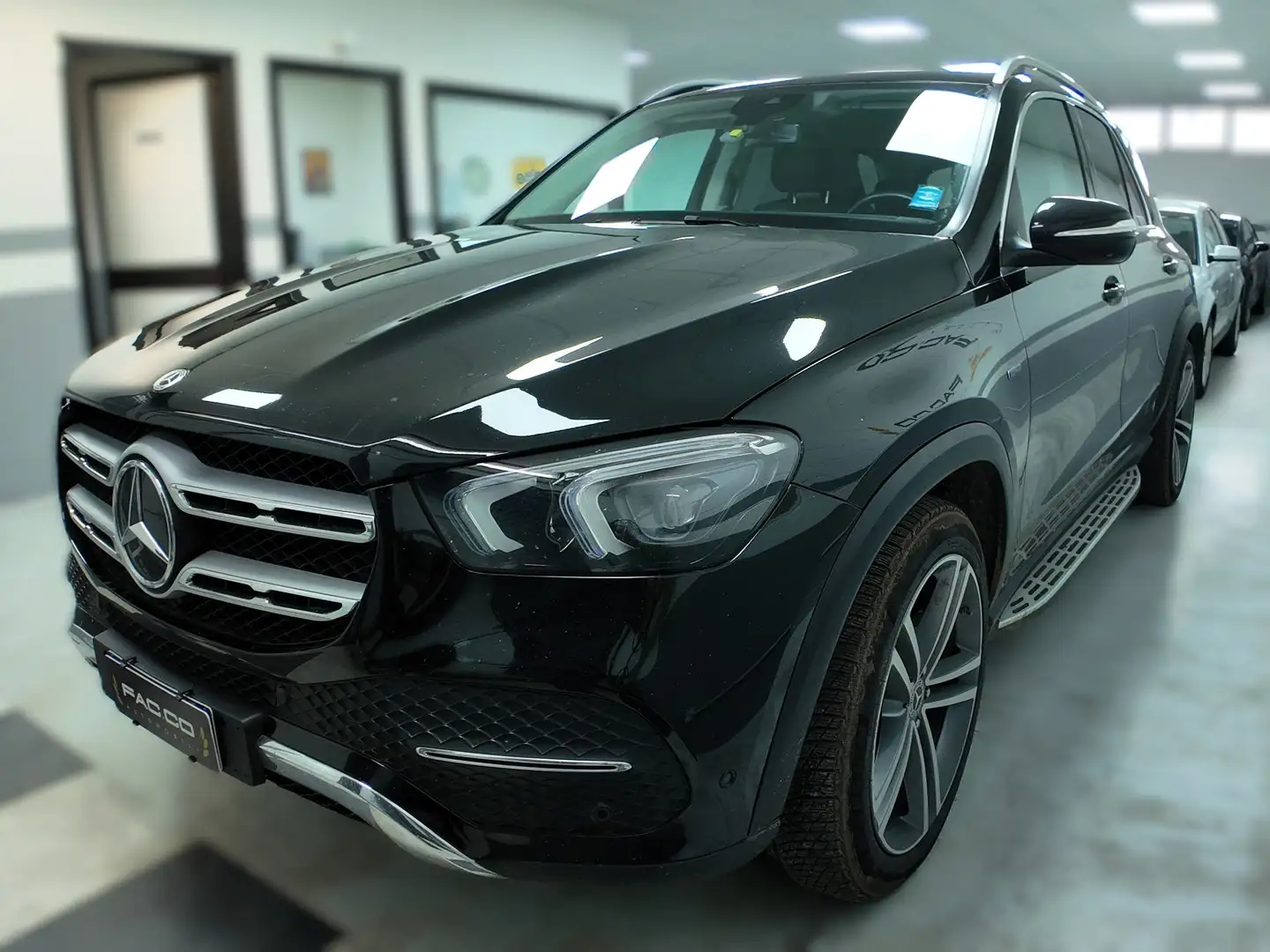 Mercedes-Benz GLE 350 GLE 350 de phev (e eq-power) Premium 4matic auto Zwart - 2