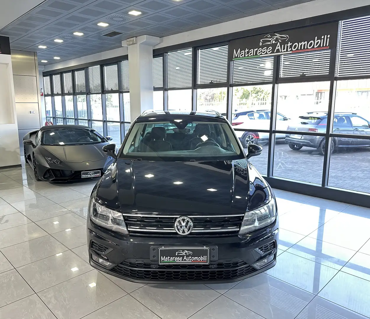 Volkswagen Tiguan 2.0d 150cv DSG CarPlay PaddleF1 ADAS Finanziabile Nero - 2