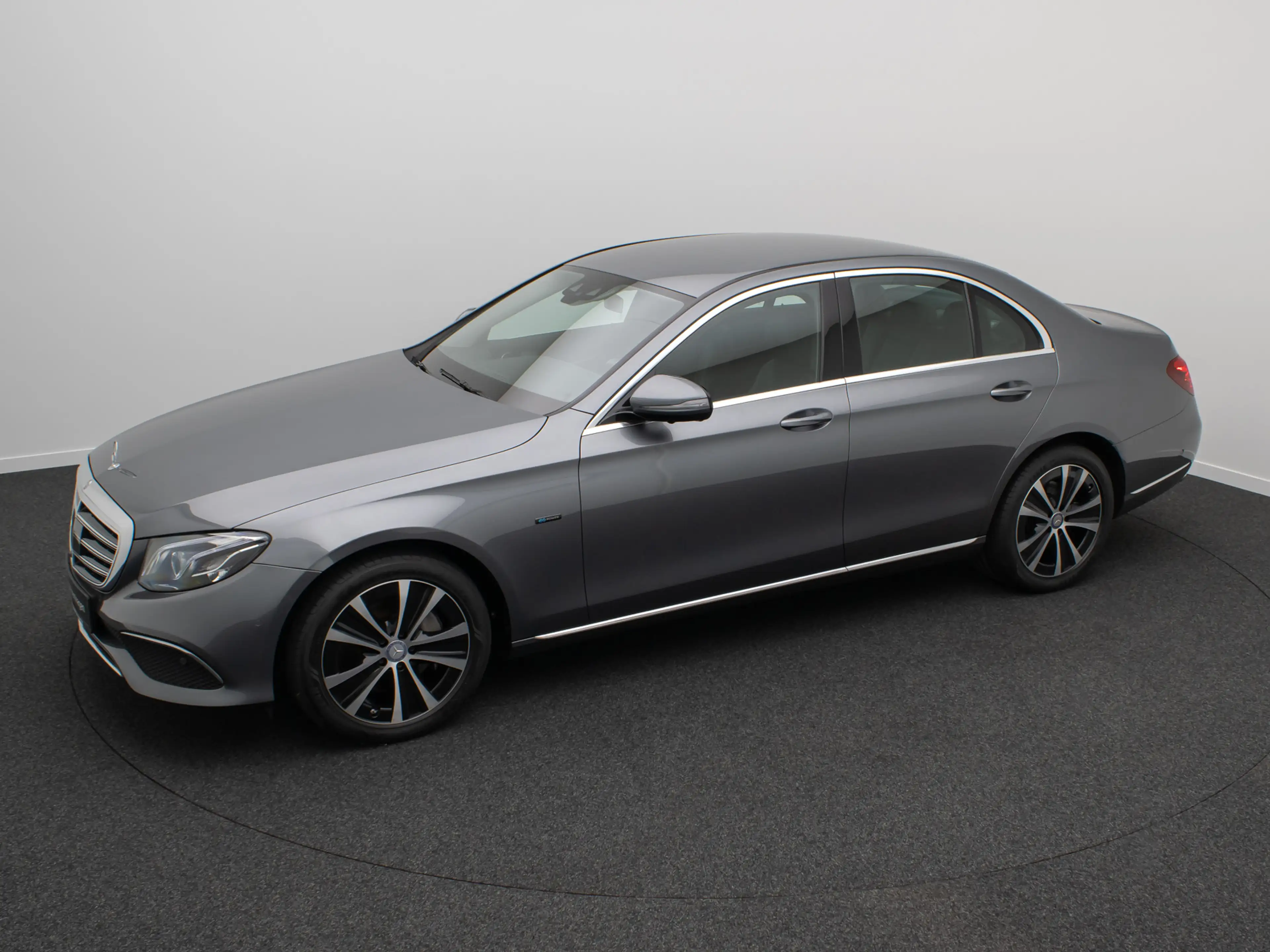 Mercedes-Benz E 300 de Widscreen 360° DAB AHK FahrAss HiFi 18 — photo 12