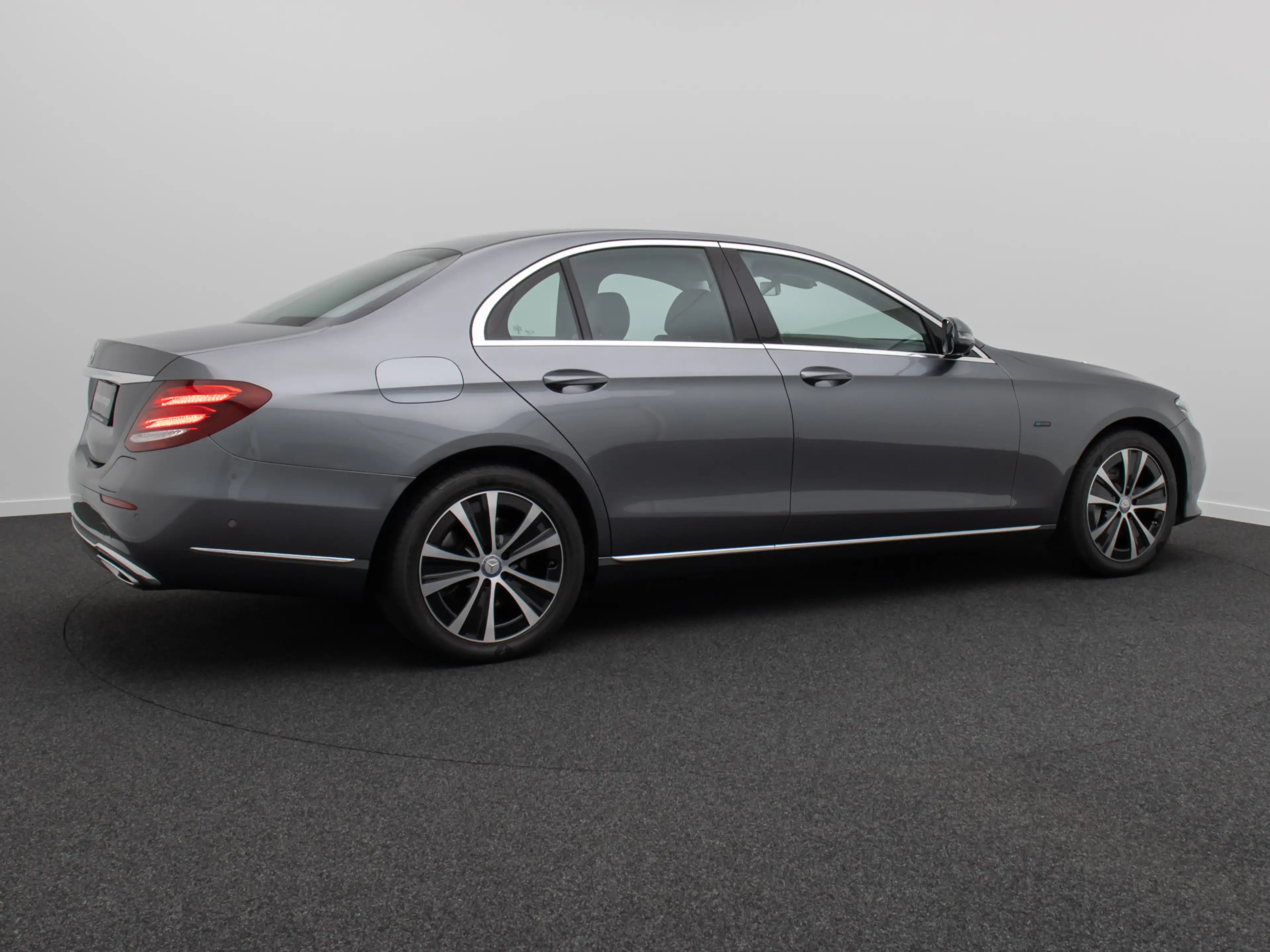 Mercedes-Benz E 300 de Widscreen 360° DAB AHK FahrAss HiFi 18 — photo 6