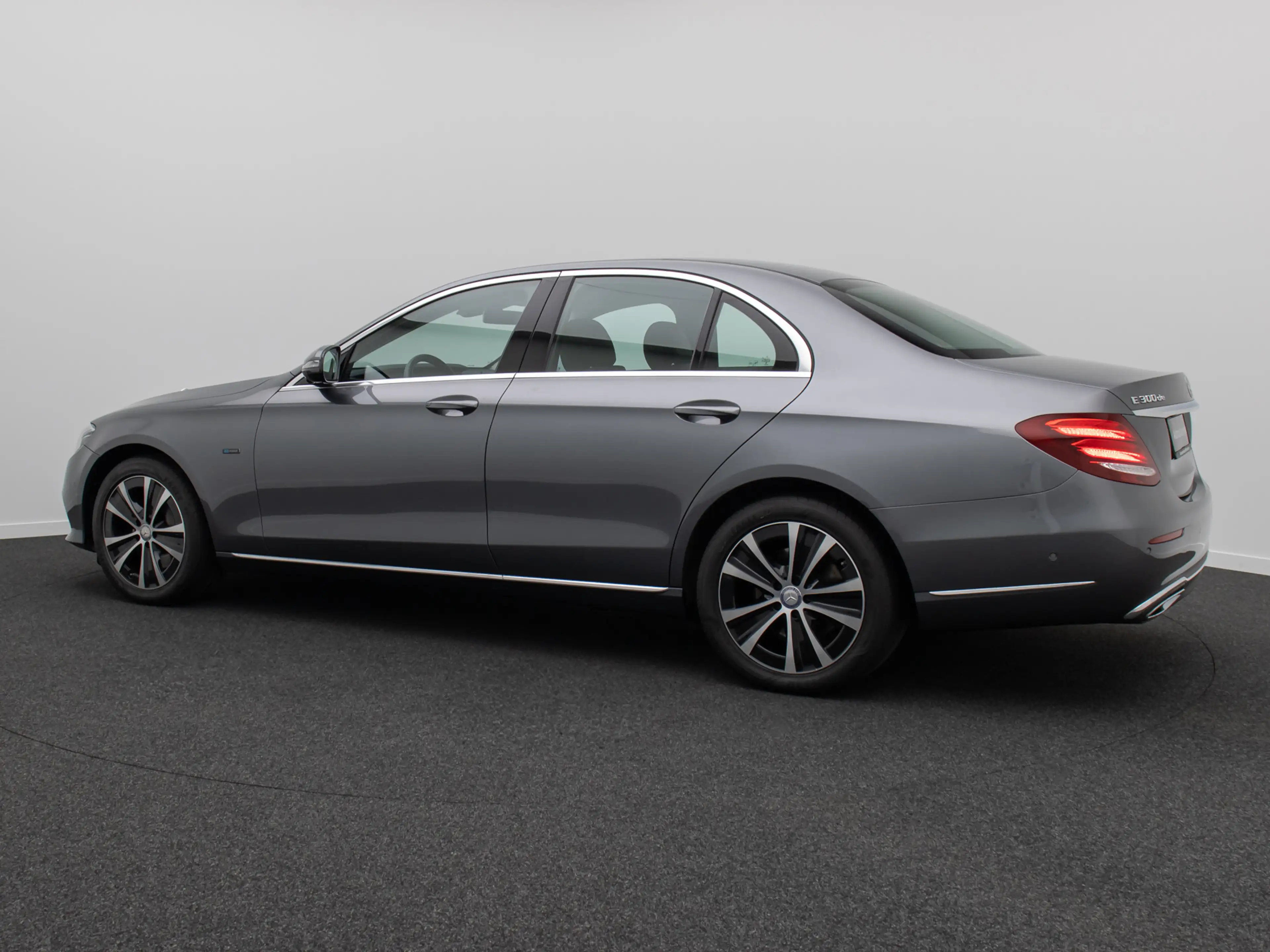 Mercedes-Benz E 300 de Widscreen 360° DAB AHK FahrAss HiFi 18 — photo 10