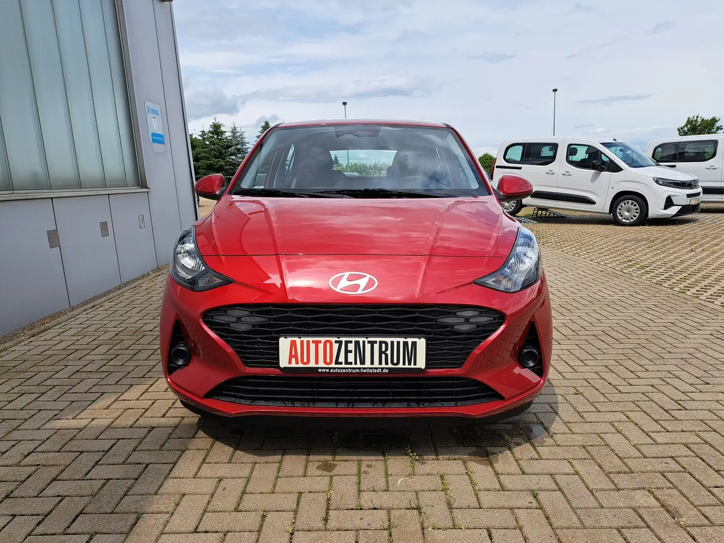 Hyundai i10 1.0 MODELL 2025 NAVI WINTERPAKET KAMERA DAB Rot - 2