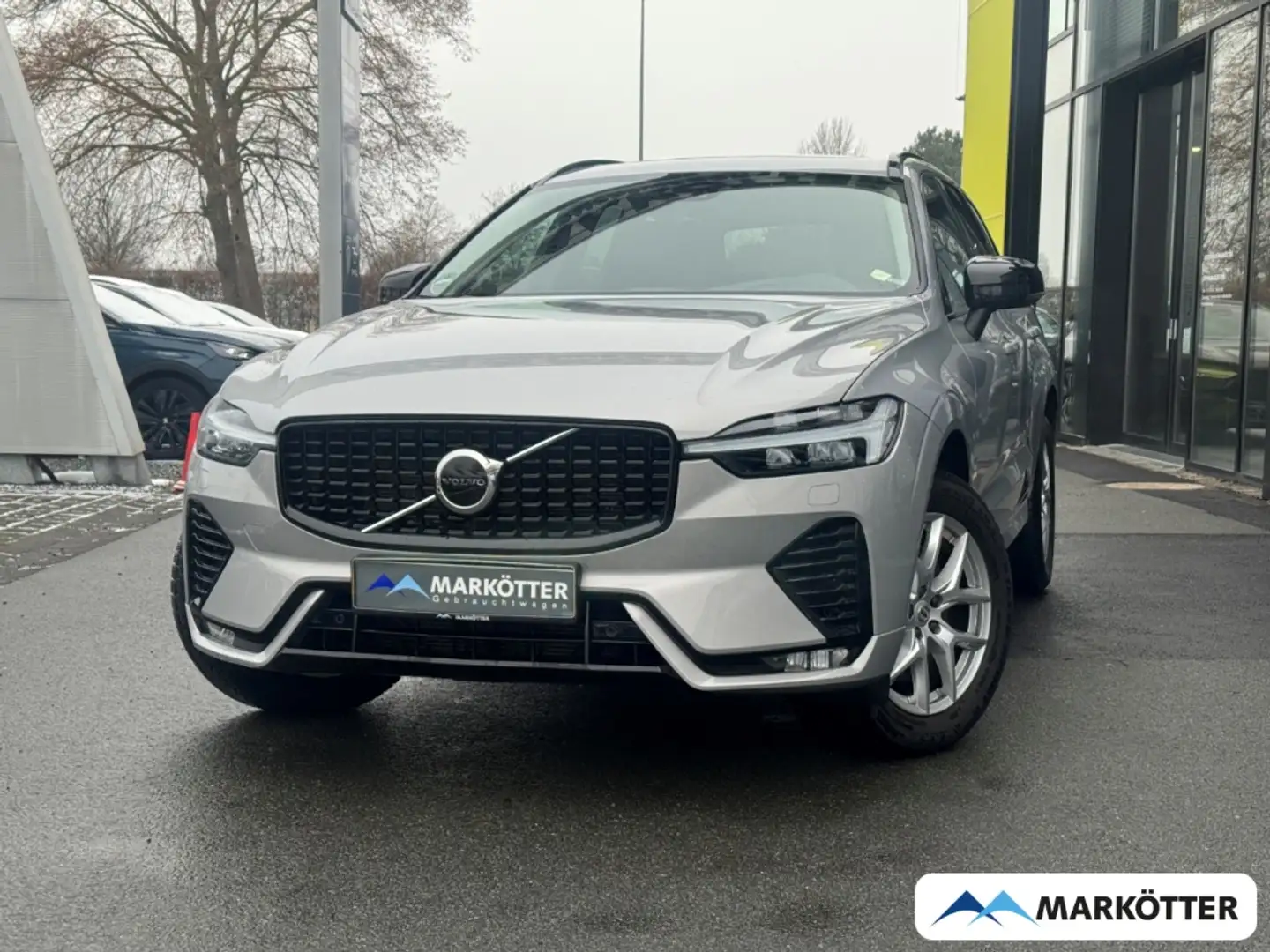 Volvo XC60 B5 AWD Plus Dark  AHK/E-DACH/MEMORY/KEYLESS Silber - 1