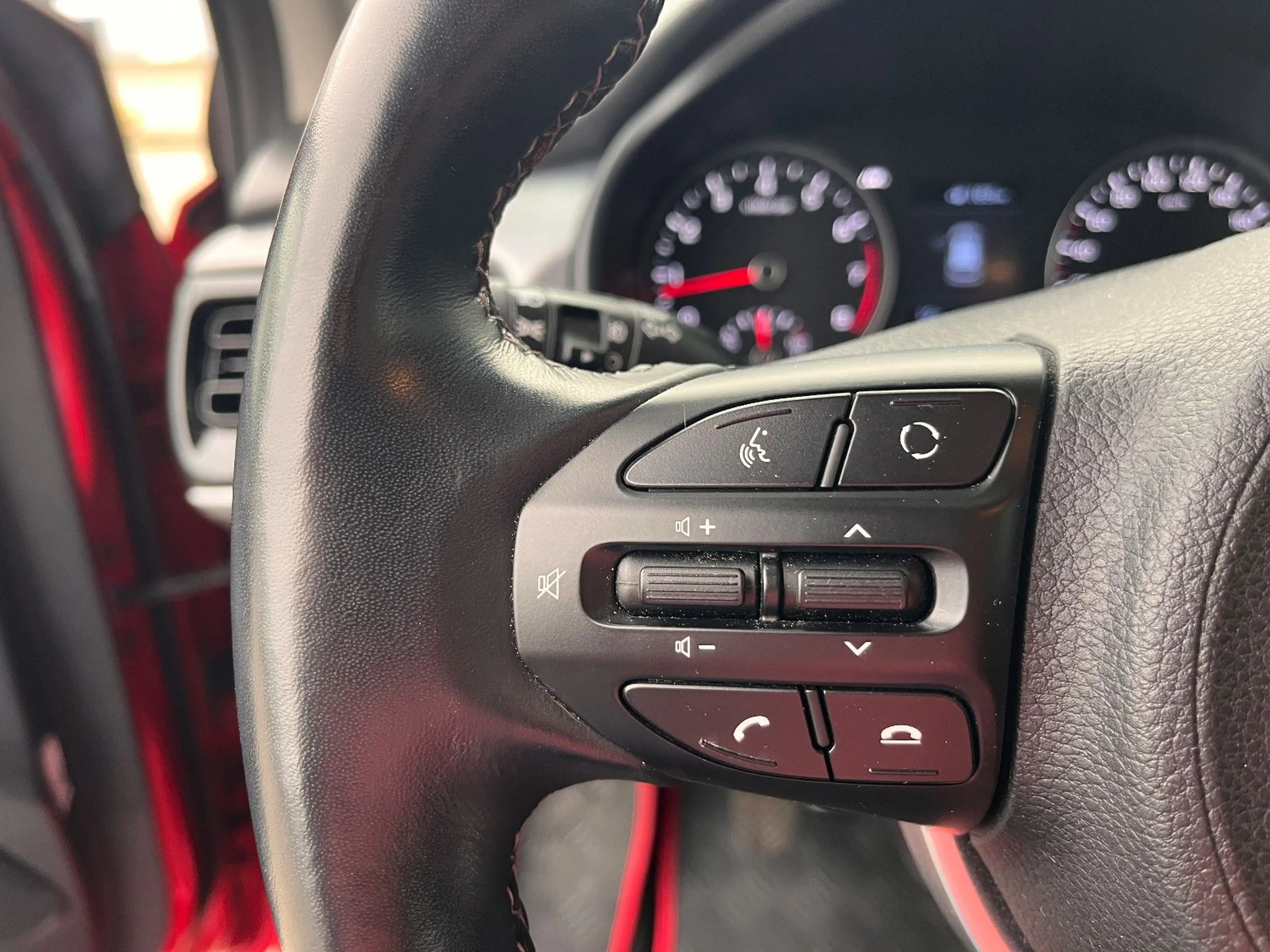 Kia Rio Spirit 1.3 — photo 15