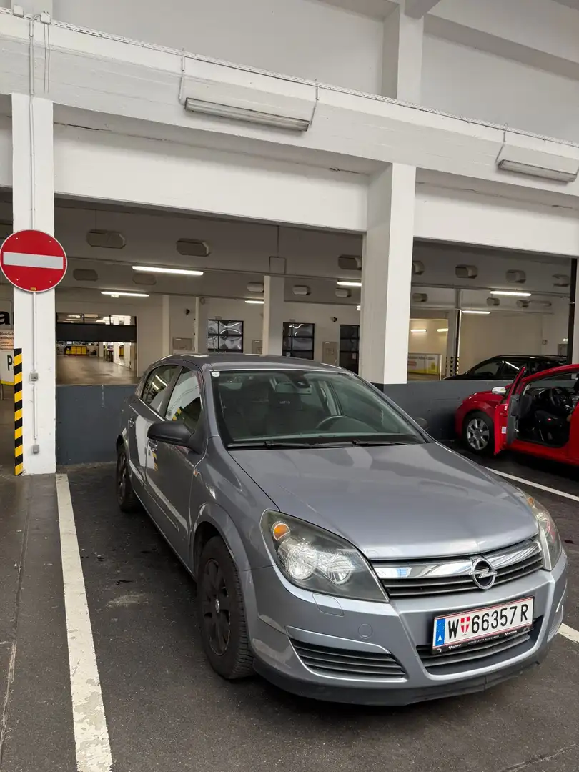 Opel Astra Astra H Grau - 1