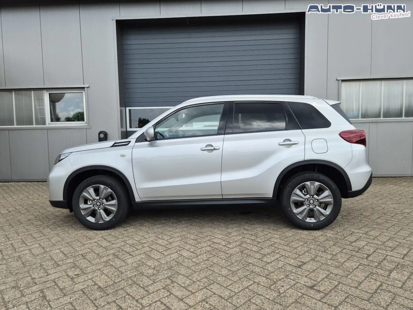 Suzuki Vitara Comfort 129PS MHEV 1.4 Boosterjet Navi Klimaaut... Silber - 2