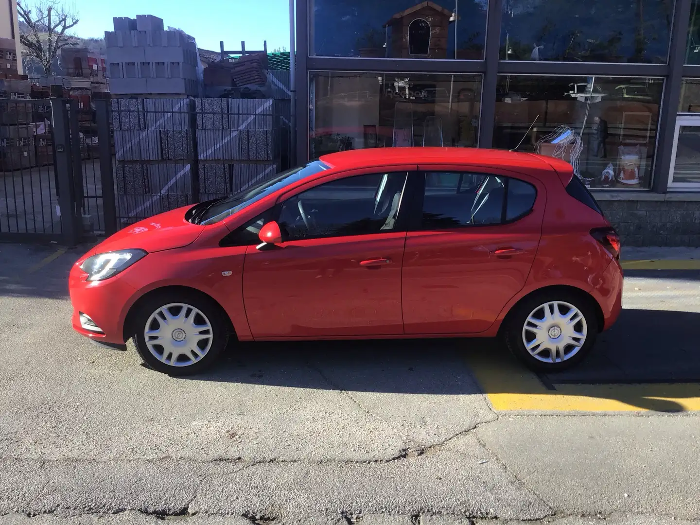 Opel Corsa 1.4 BENZINA 90 CV  AUTOMATICA Rood - 1