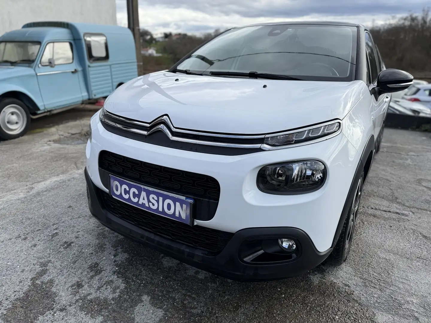 Citroen C3 PURETECH 110CH FEEL S\u0026S E6.D-TEMP Blanc - 2