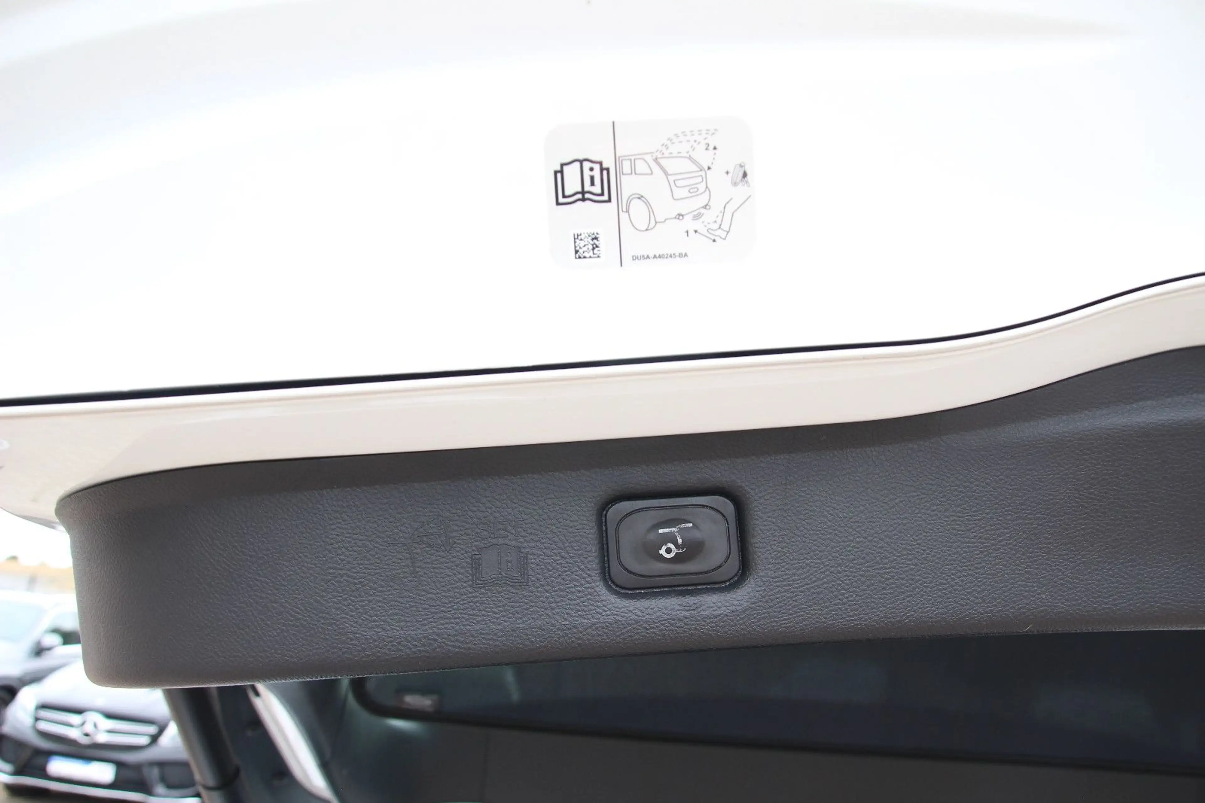 Ford S-Max 1.5 Titanium 7Sitzer LED/Pano/Keyless/Cam — photo 13