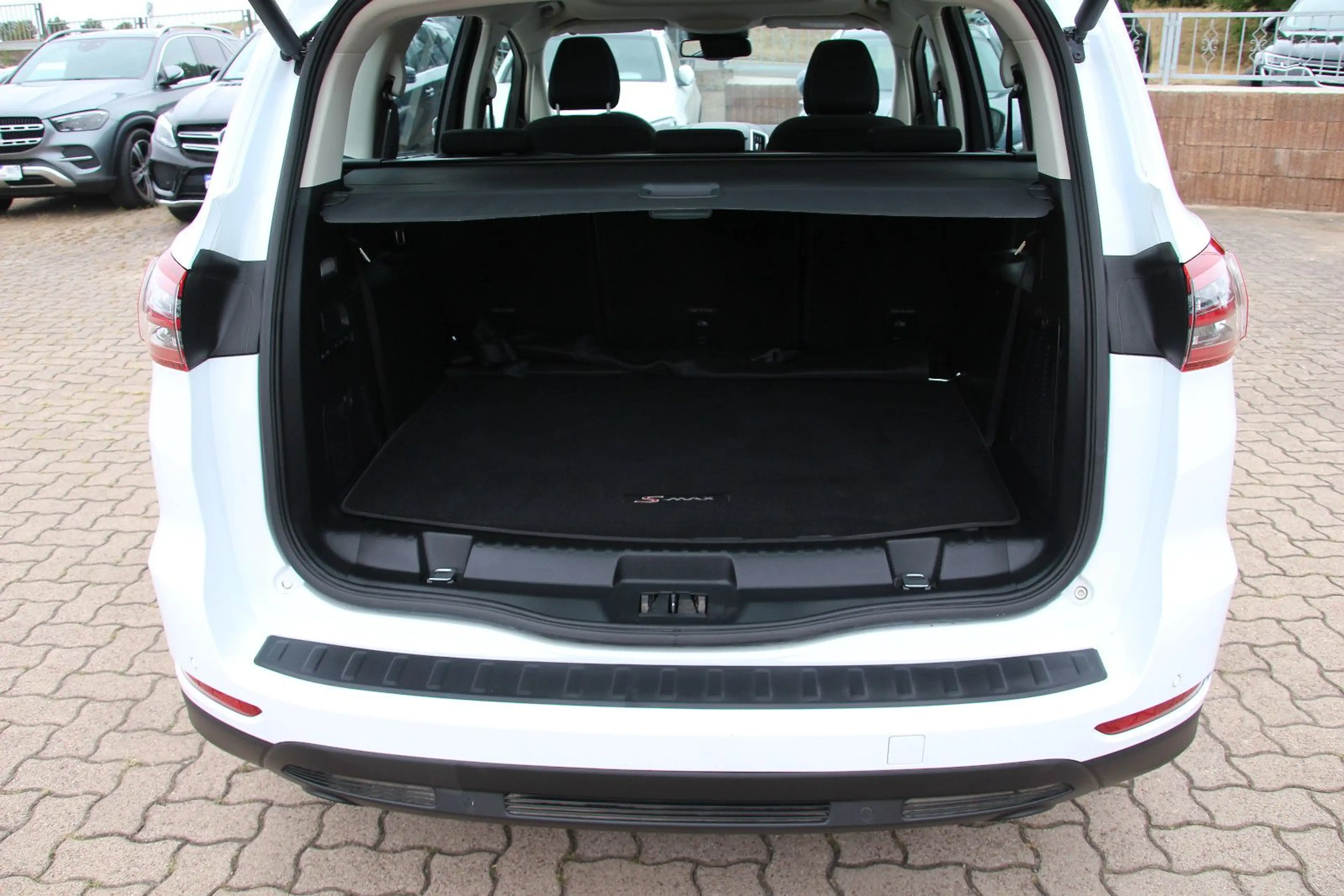 Ford S-Max 1.5 Titanium 7Sitzer LED/Pano/Keyless/Cam — photo 10