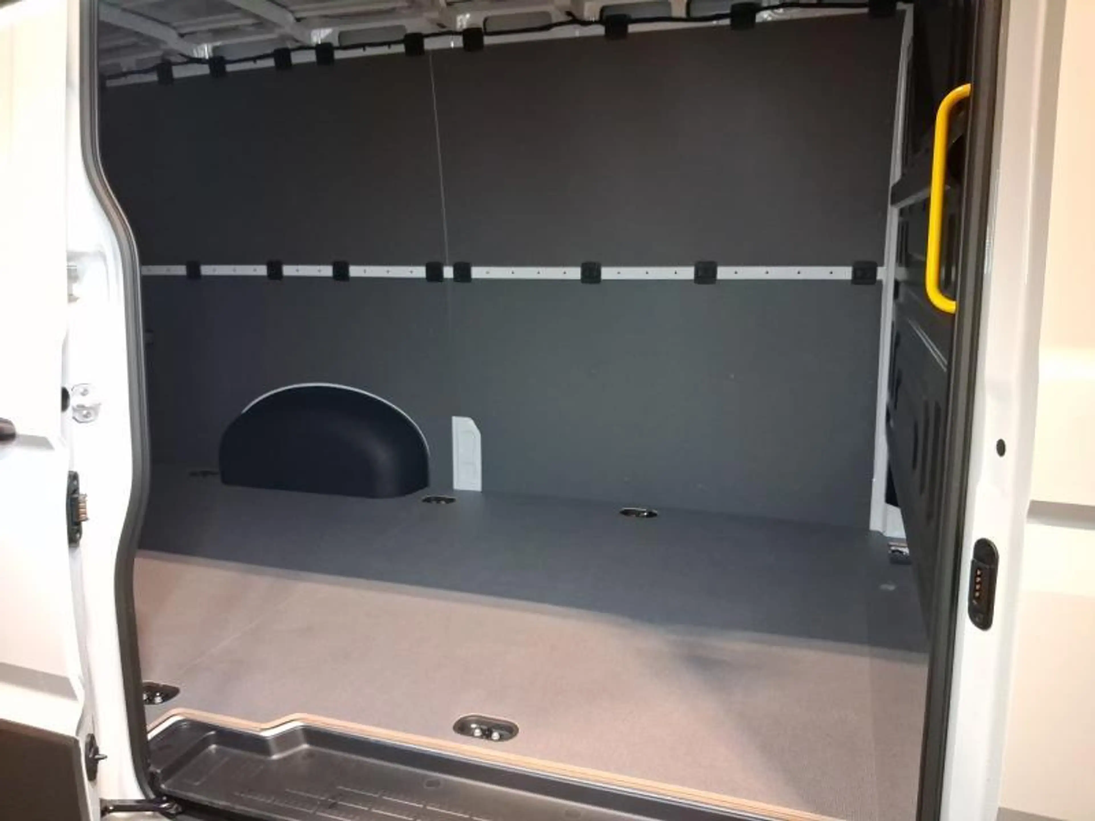 Volkswagen Crafter 30 3640 — photo 13
