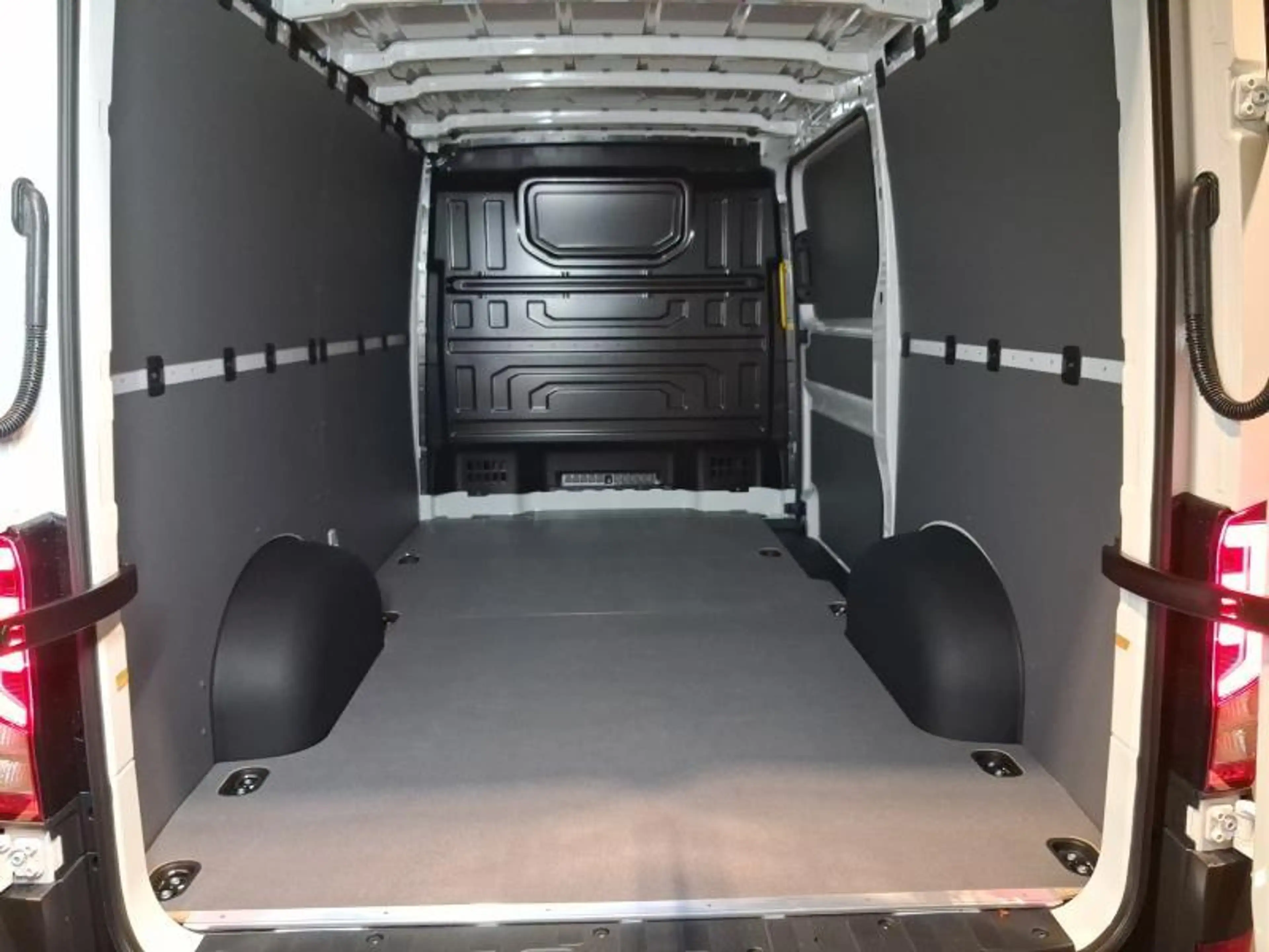 Volkswagen Crafter 30 3640 — photo 12