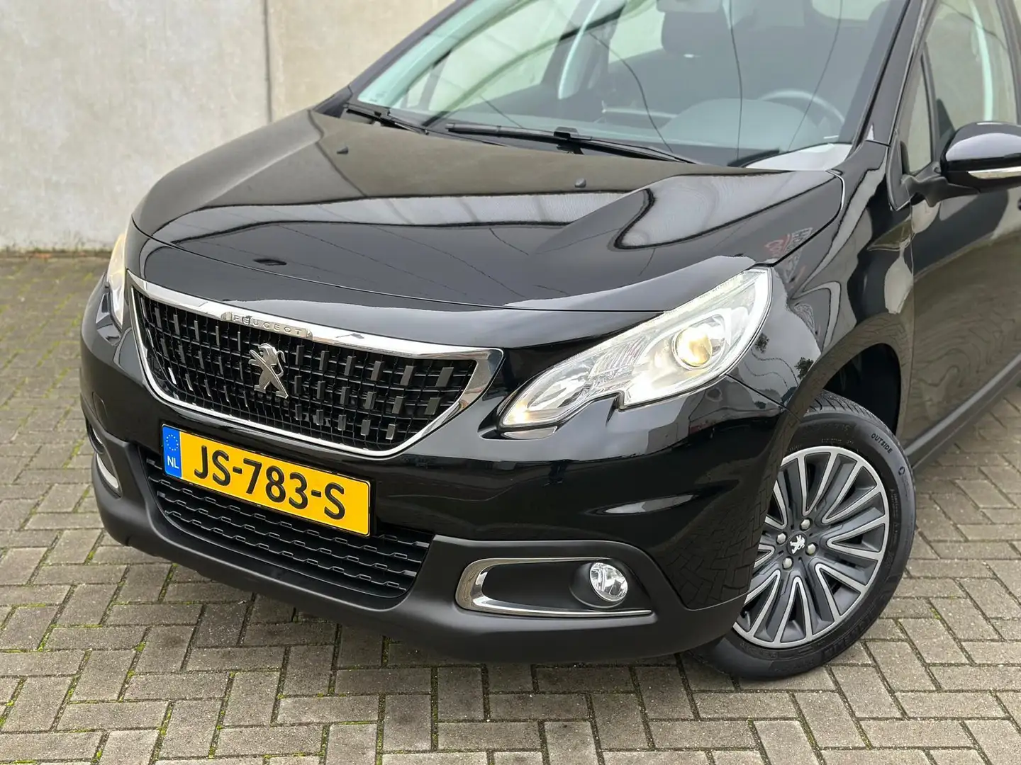 Peugeot 2008 1.2 PureTech Automaat Ori NL Pano Carplay Navi NAP Schwarz - 2