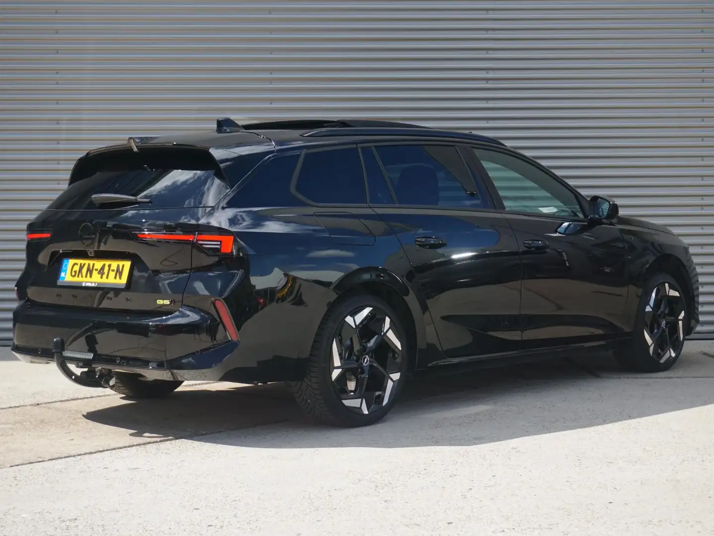 Opel Astra Sports Tourer 1.6 Turbo Plug In Hybrid GSe Noir - 2