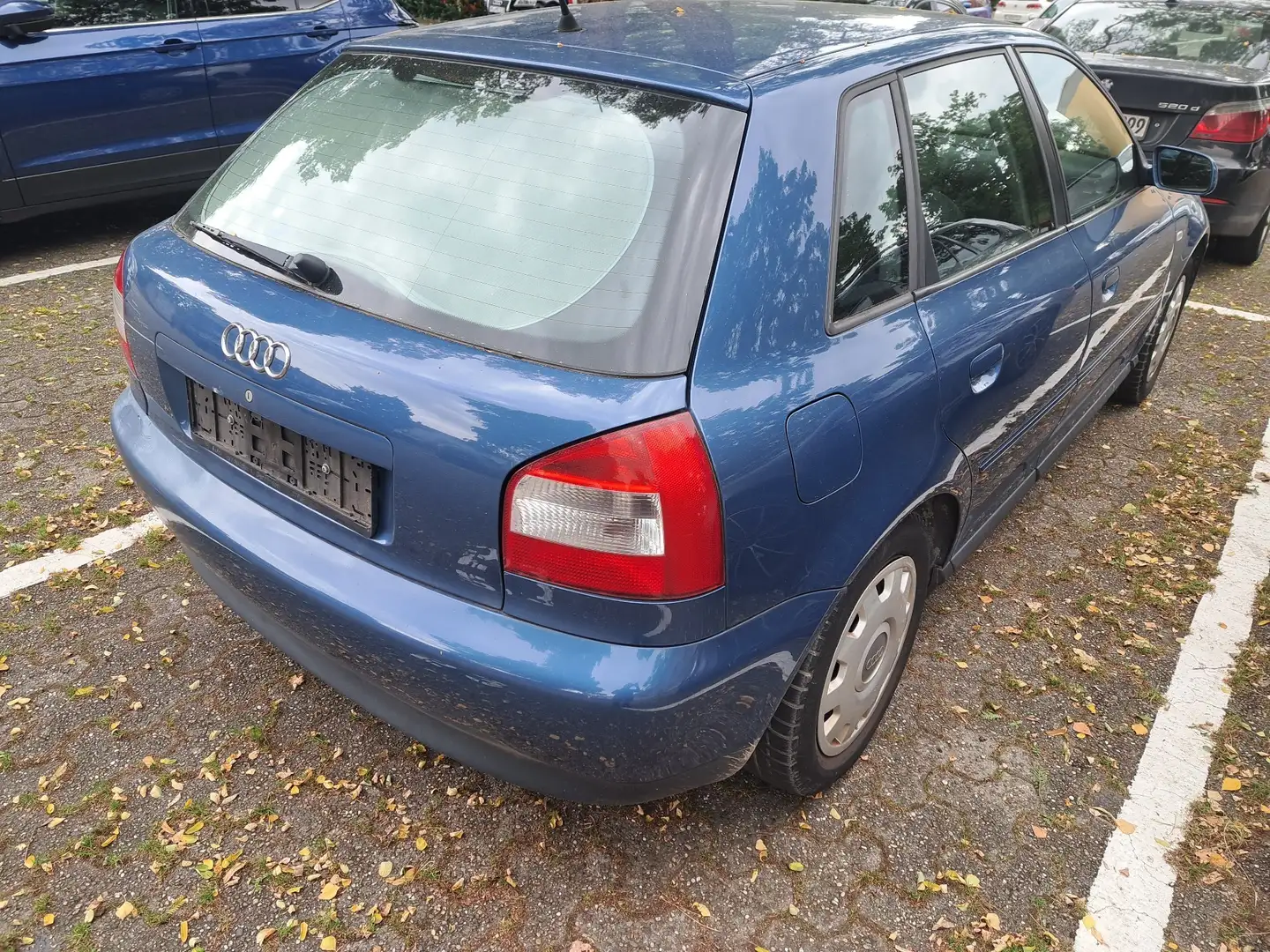 Audi A3 1.8 Ambiente Blau - 2