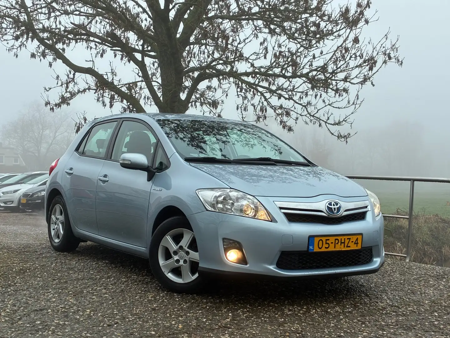 Toyota Auris 1.8 Full Hybrid Aspiration | Cruise + Clima nu €5. Blau - 1