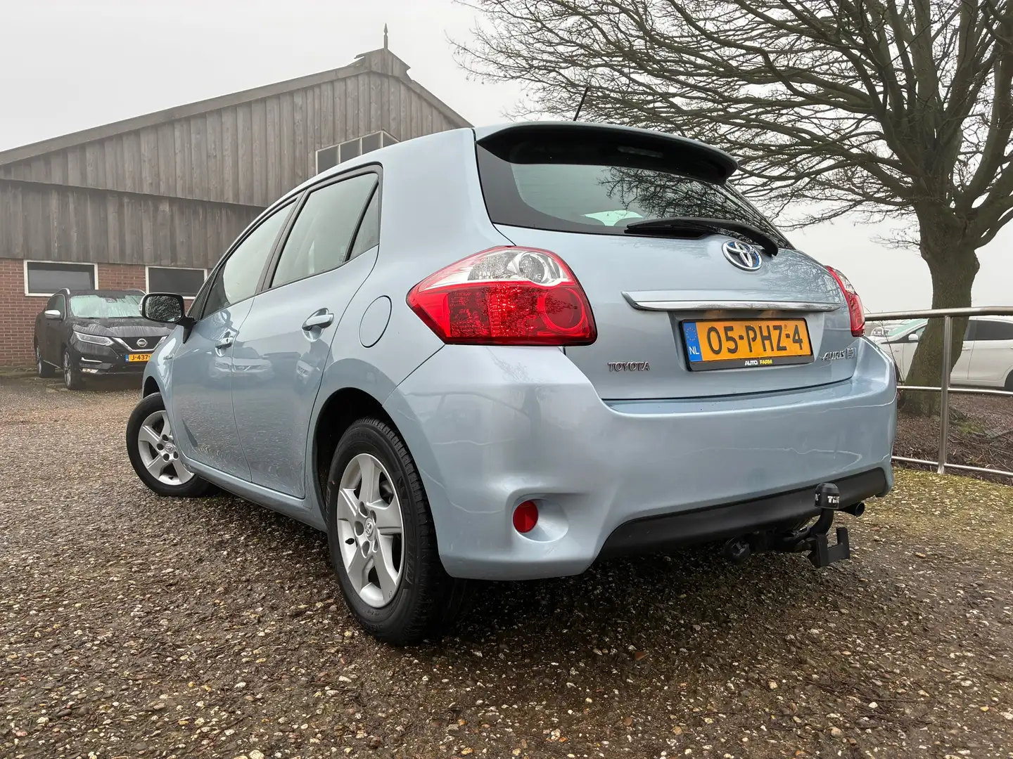 Toyota Auris 1.8 Full Hybrid Aspiration | Cruise + Clima nu €5. Blau - 2